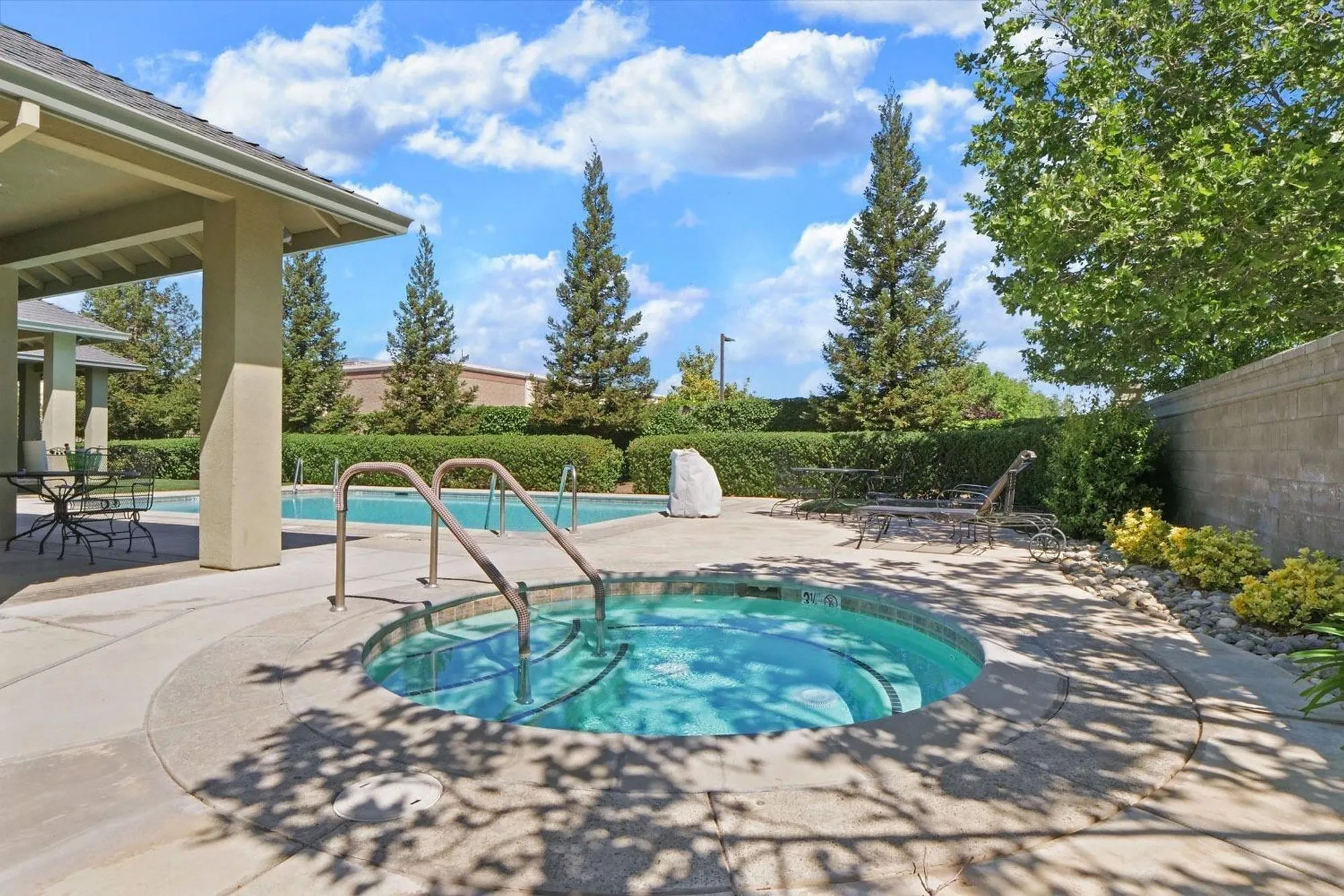 Property Slideshow image 29 of 43 | 677 village dr, Galt, CA, 95632