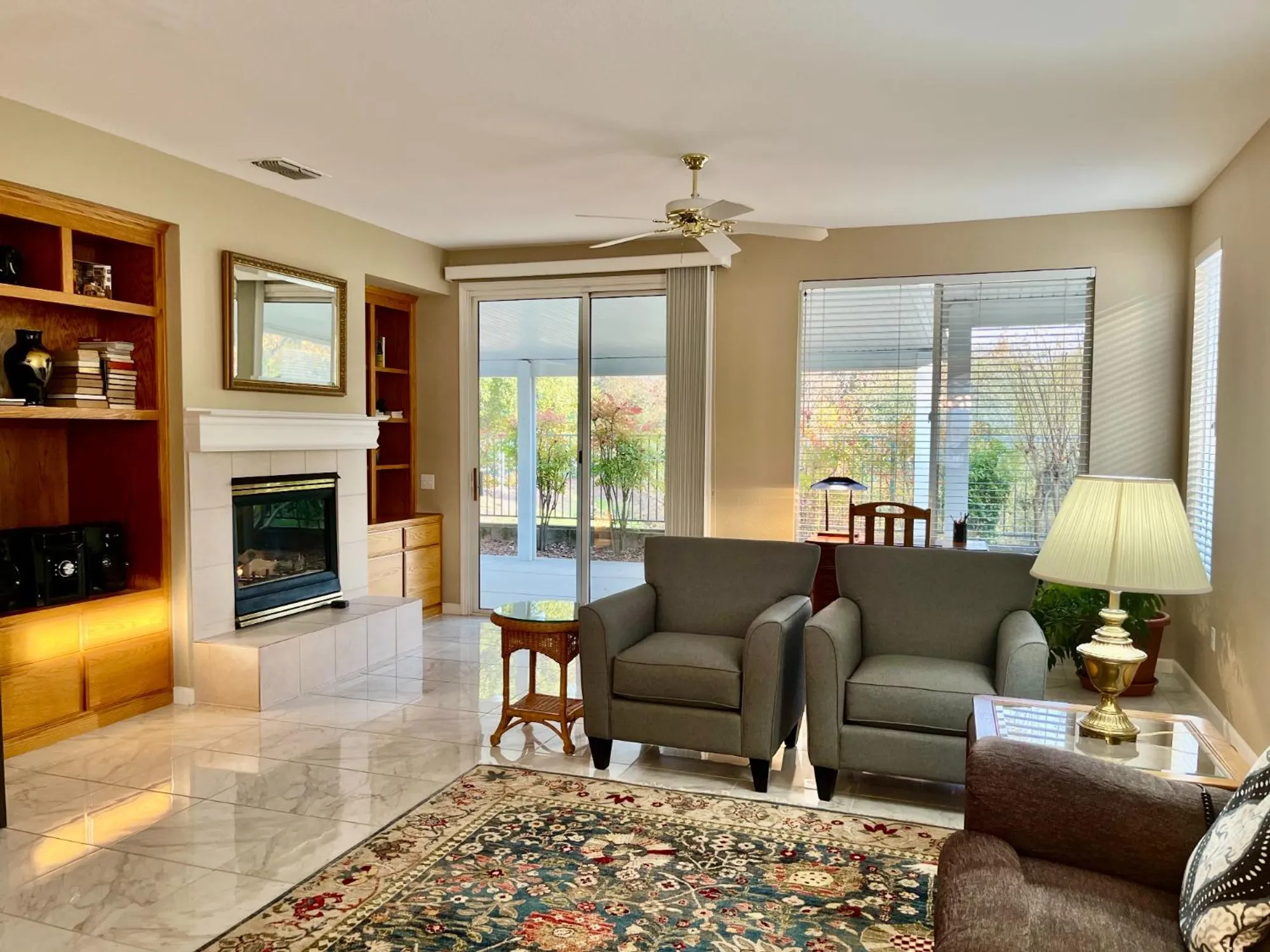 Property Slideshow image 12 of 26 | 320 whisperlodge ct, Roseville, CA, 95747