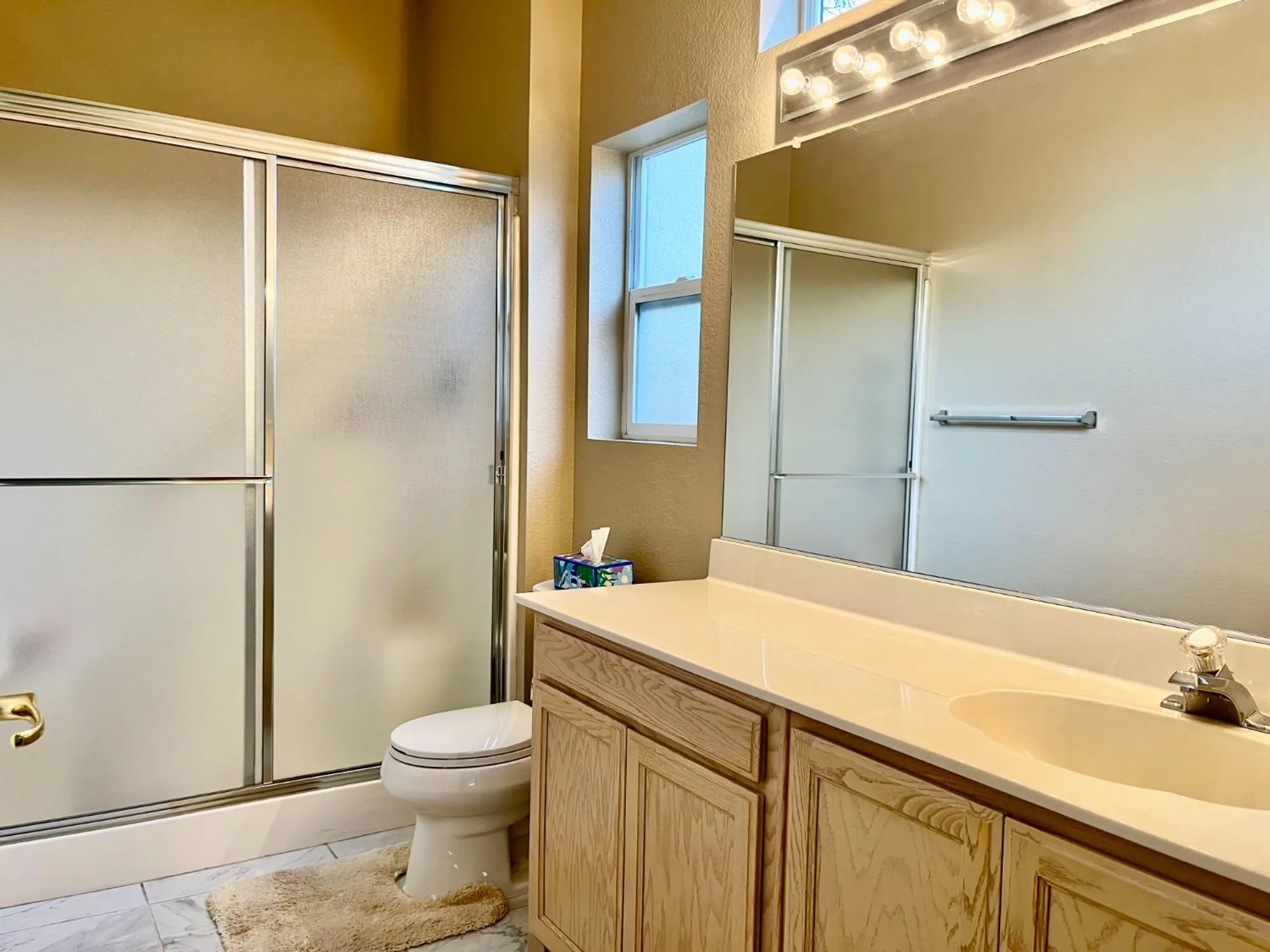 Property Slideshow image 17 of 26 | 320 whisperlodge ct, Roseville, CA, 95747