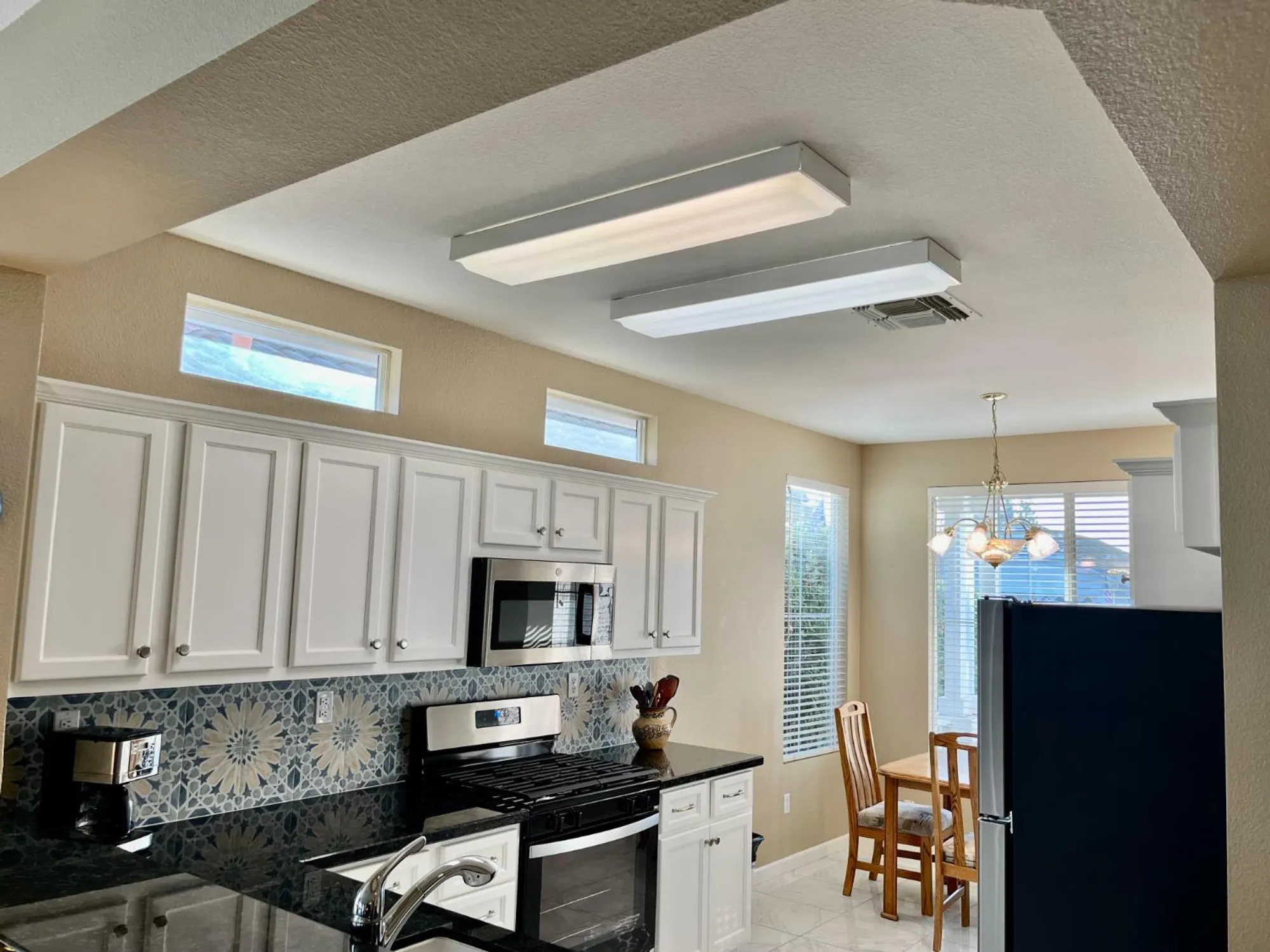 Property Slideshow image 7 of 26 | 320 whisperlodge ct, Roseville, CA, 95747