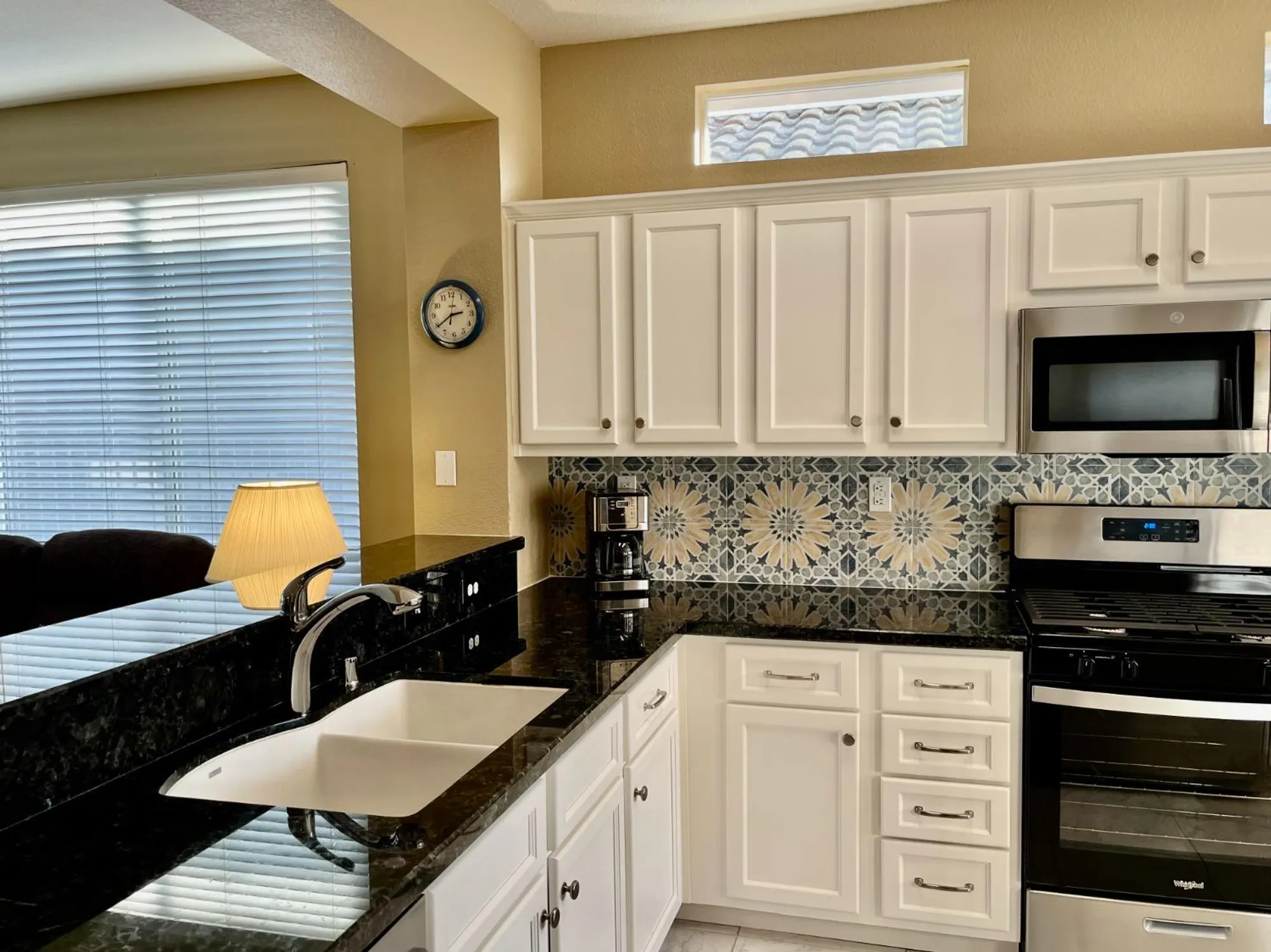 Property Slideshow image 9 of 26 | 320 whisperlodge ct, Roseville, CA, 95747