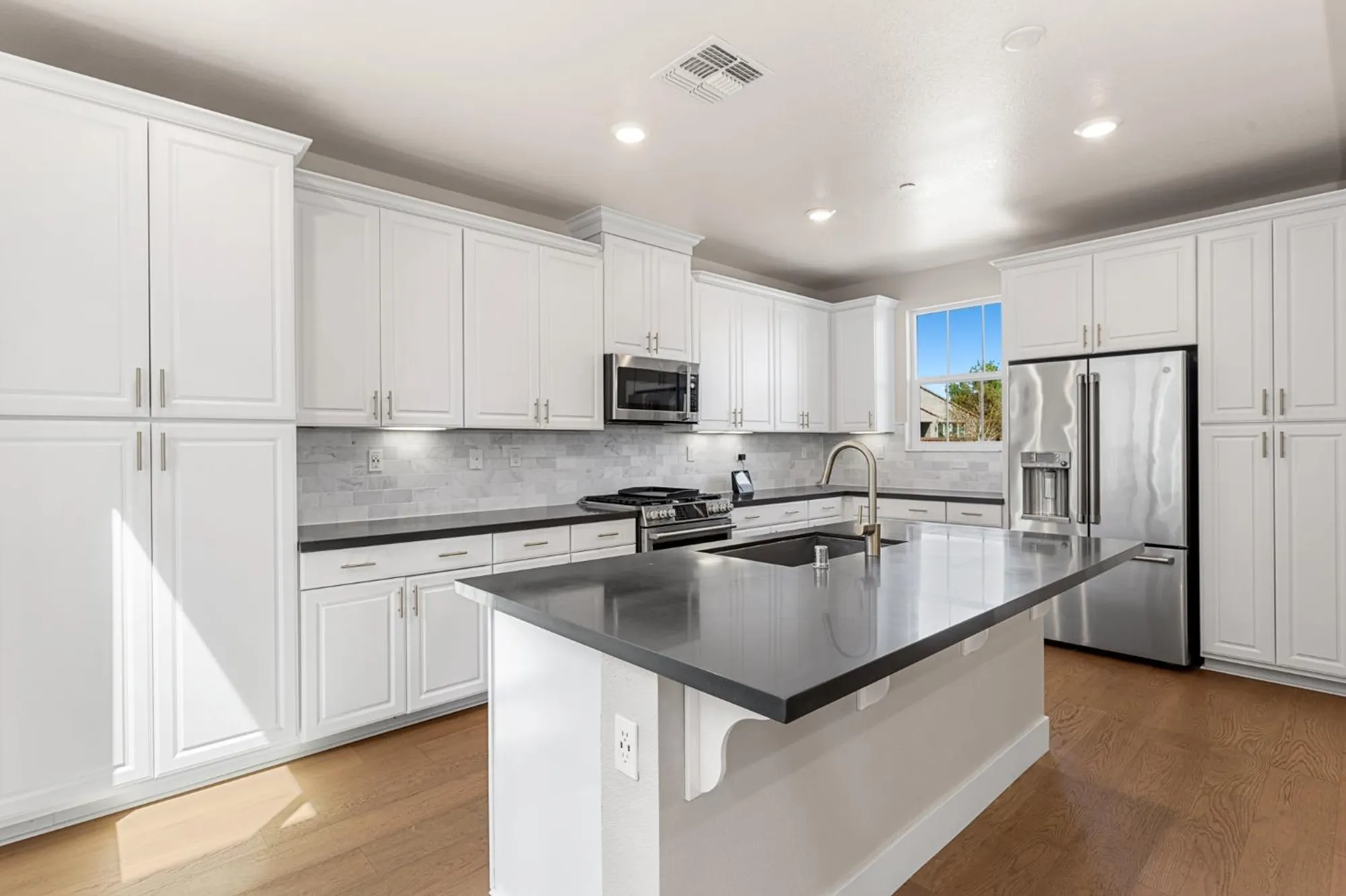 Property Slideshow image 4 of 57 | 4040 euboea island ln, Sacramento, CA, 95834