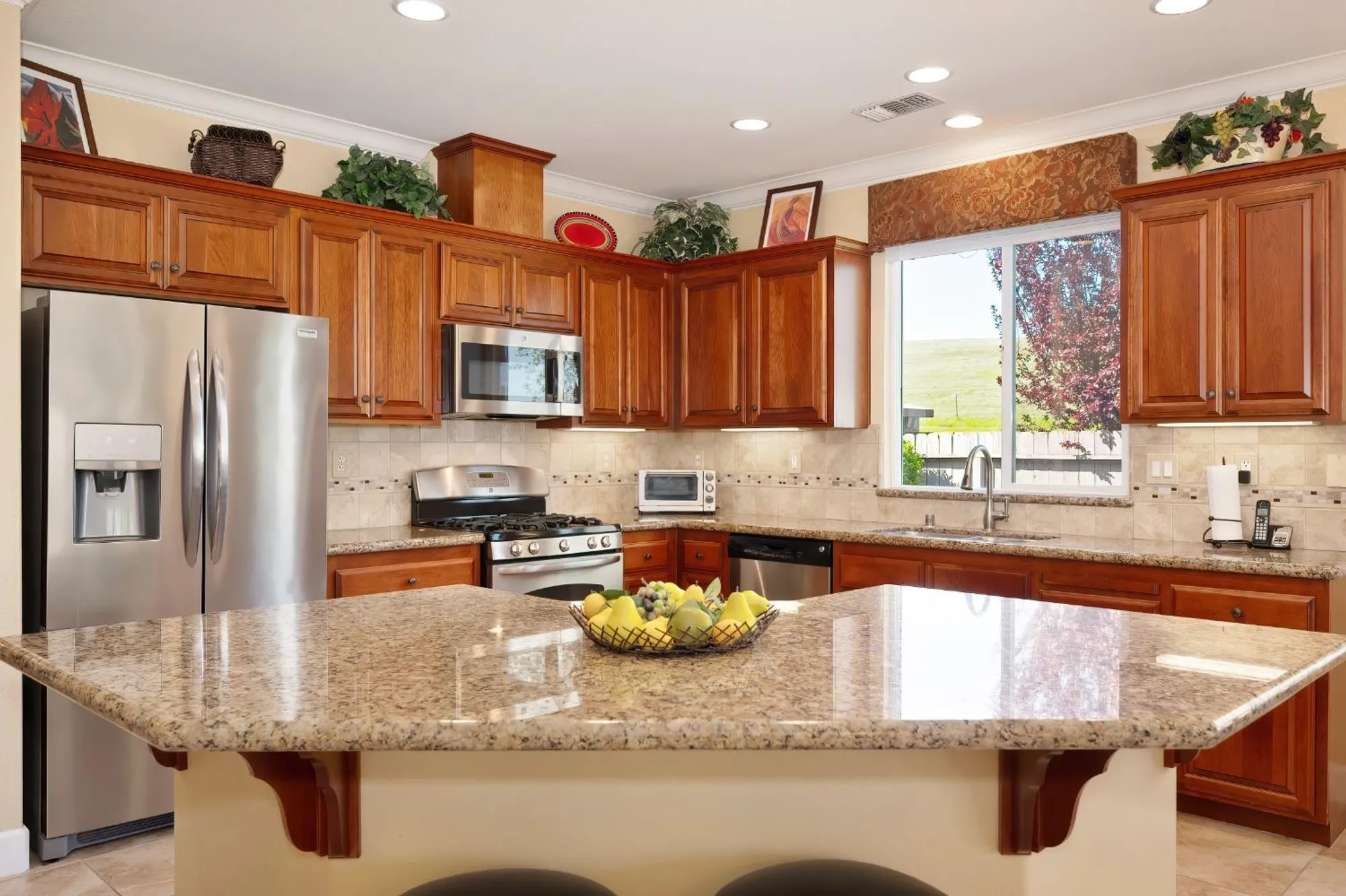 Property Slideshow image 16 of 55 | 905 richard ct, El Dorado Hills, CA, 95762