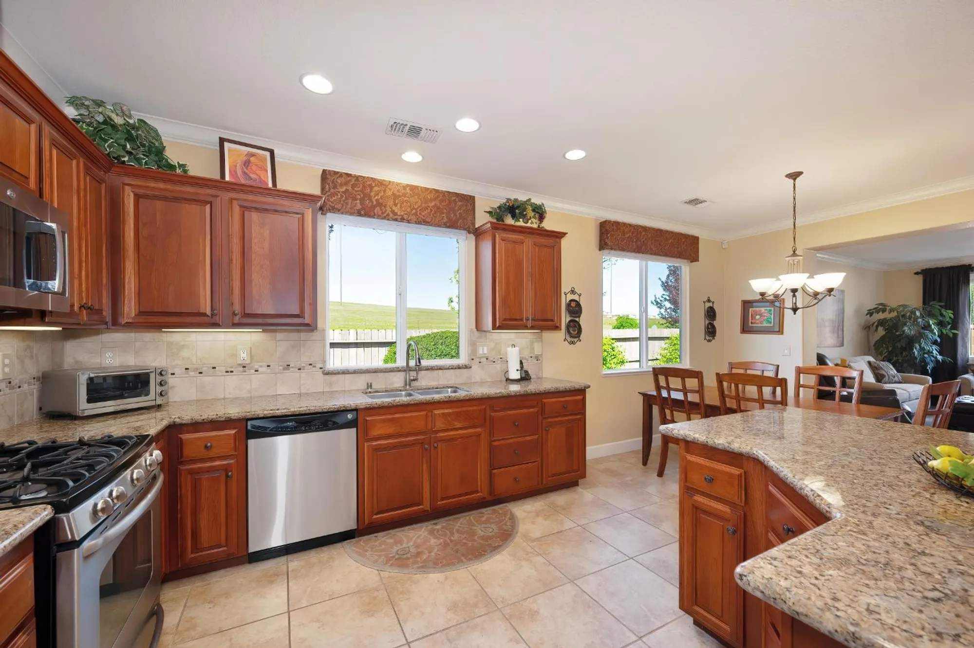 Property Slideshow image 20 of 55 | 905 richard ct, El Dorado Hills, CA, 95762