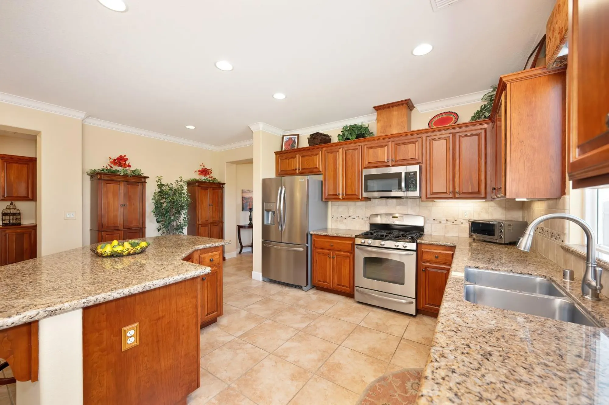 Property Slideshow image 15 of 55 | 905 richard ct, El Dorado Hills, CA, 95762