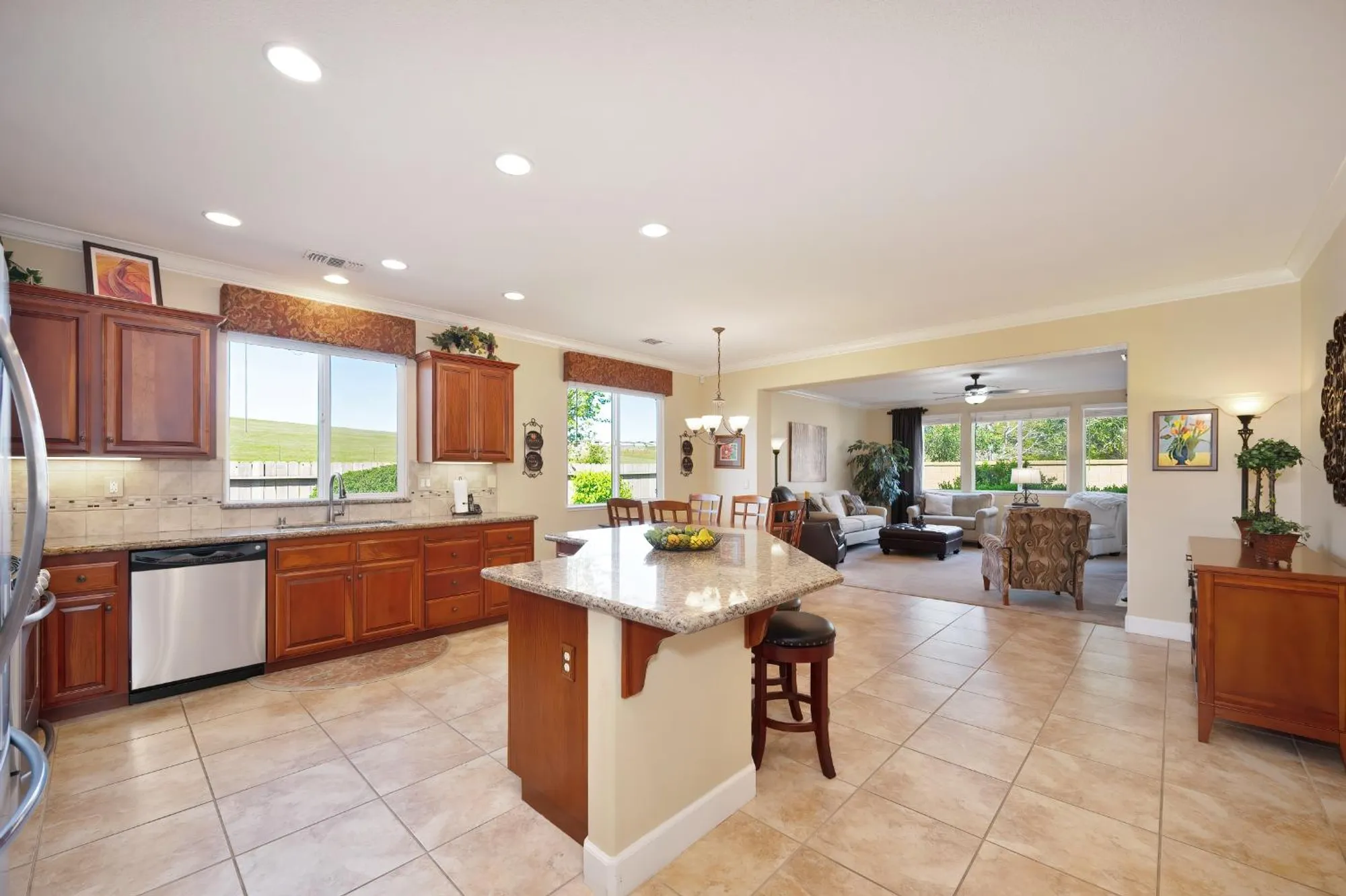 Property Slideshow image 21 of 55 | 905 richard ct, El Dorado Hills, CA, 95762