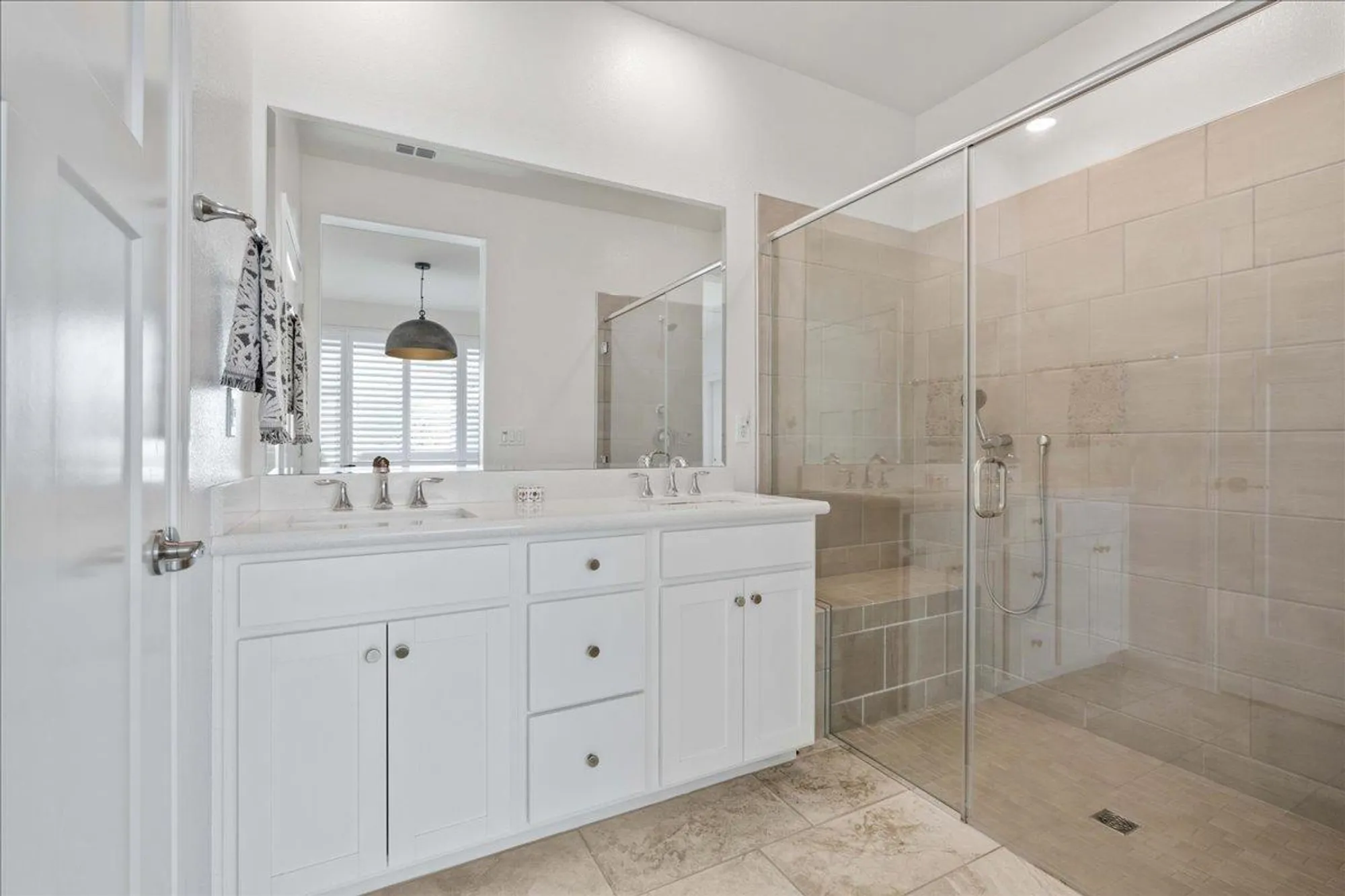 Property Slideshow image 19 of 47 | 6589 primavera ln, El Dorado Hills, CA, 95762