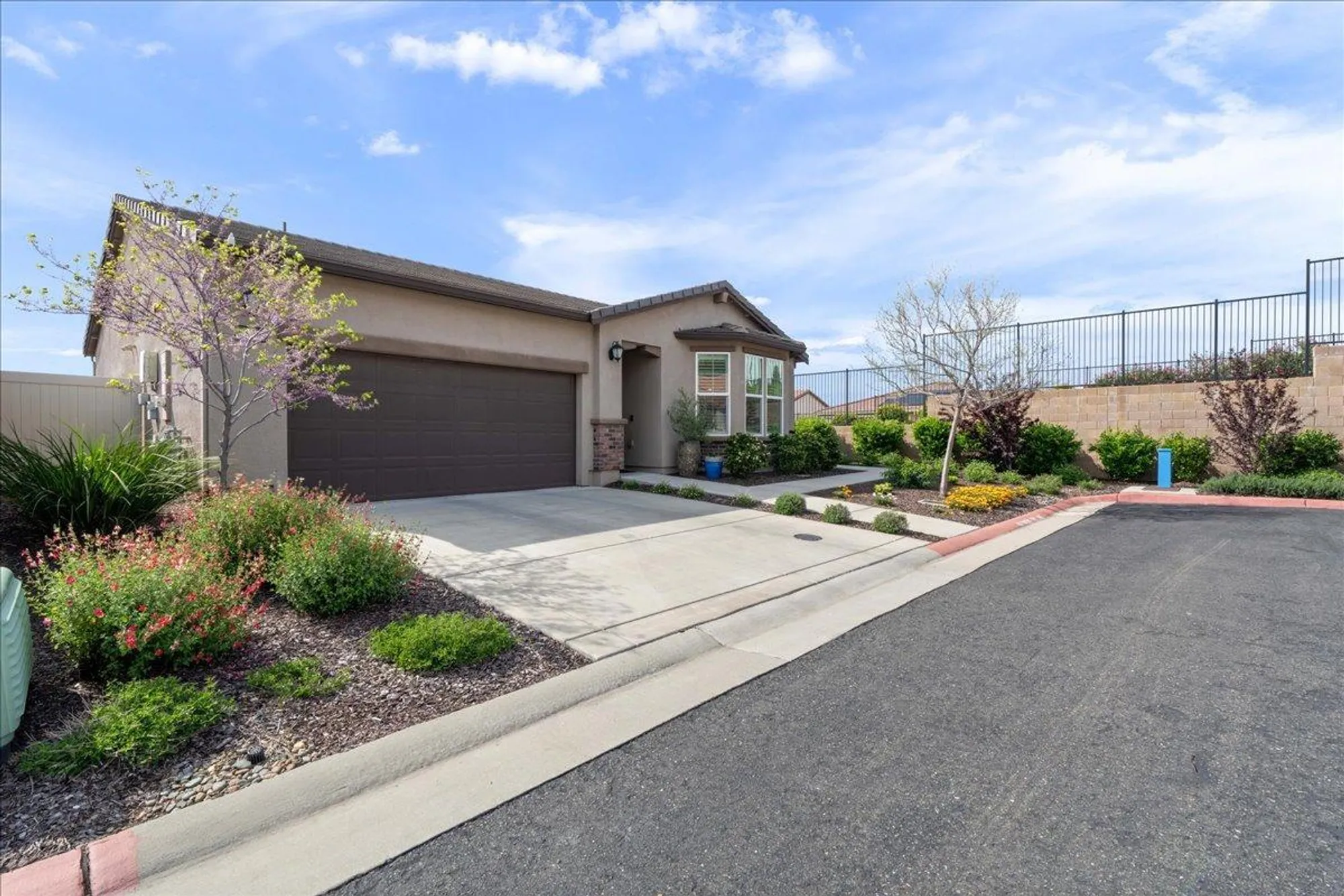 Property Slideshow image 2 of 47 | 6589 primavera ln, El Dorado Hills, CA, 95762