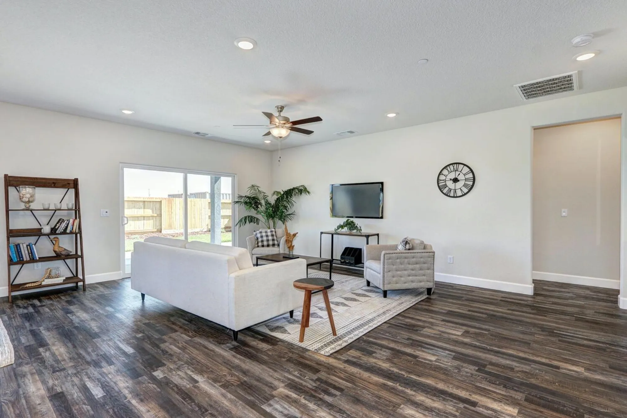 Property Slideshow image 7 of 15 | 1133 crenshaw rd, Galt, CA, 95632