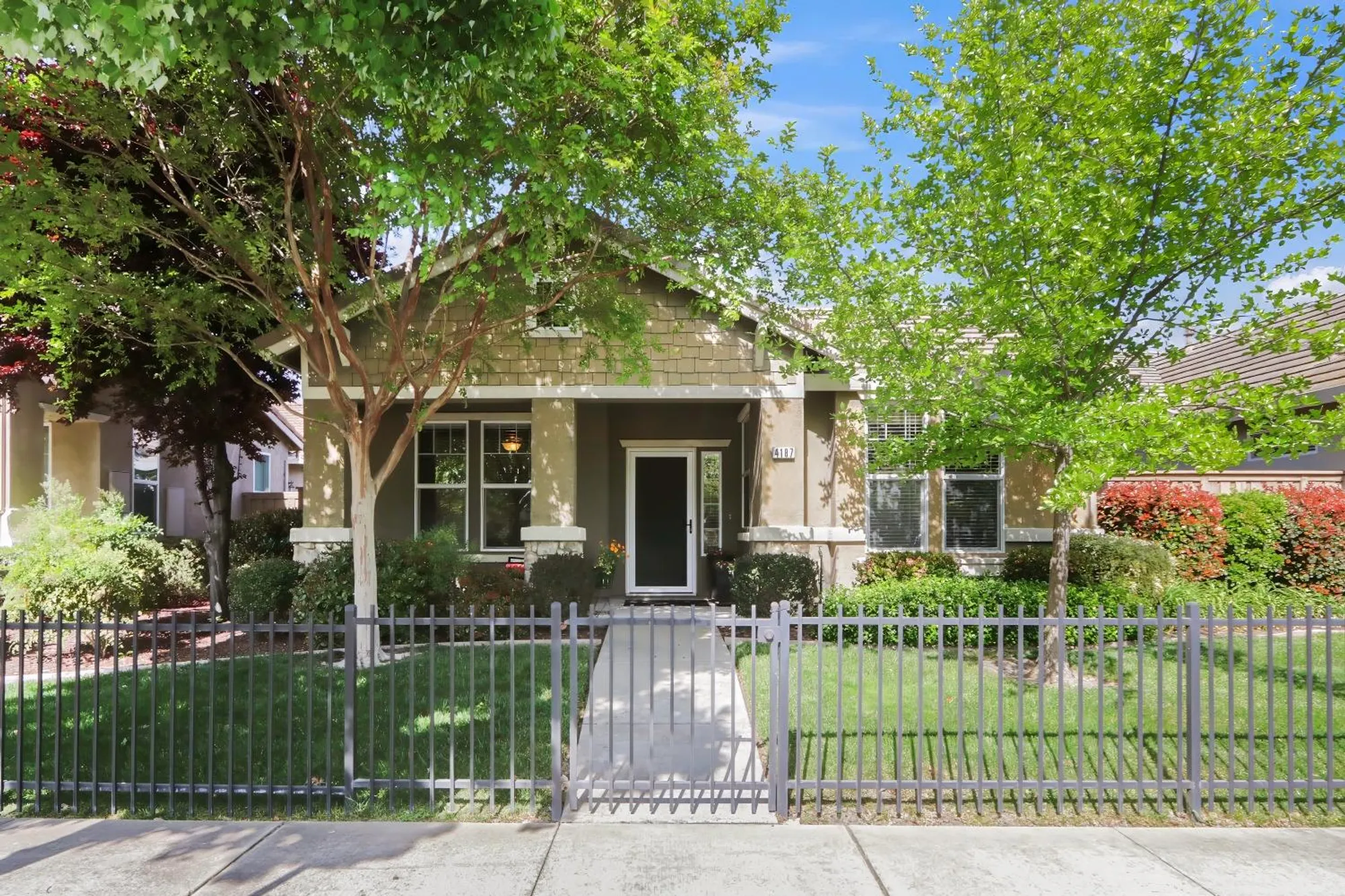 Property Slideshow image 26 of 36 | 4187 hovnanian dr, Sacramento, CA, 95834