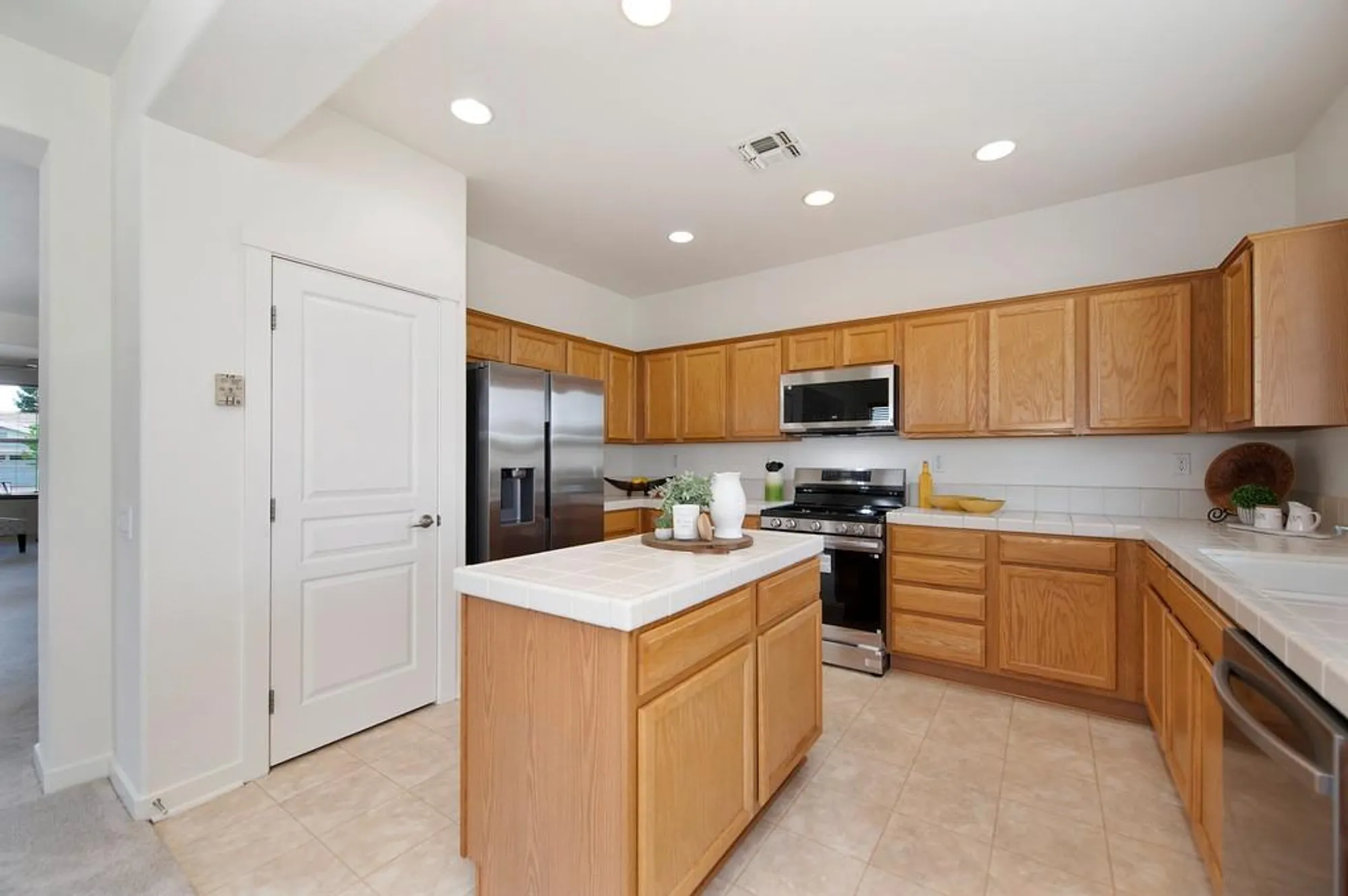 Property Slideshow image 13 of 38 | 210 harper ct, Lincoln, CA, 95648
