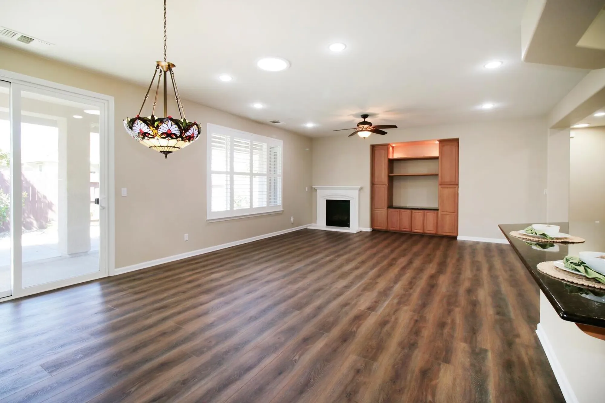 Property Slideshow image 10 of 69 | 9644 oakham way, Elk Grove, CA, 95757