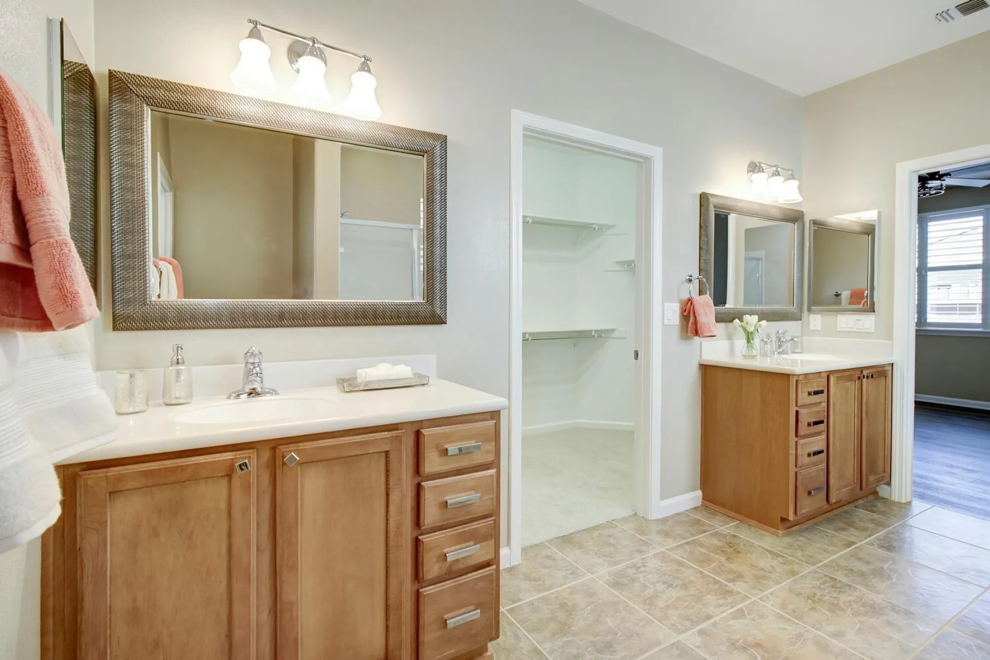 Property Slideshow image 35 of 69 | 9644 oakham way, Elk Grove, CA, 95757