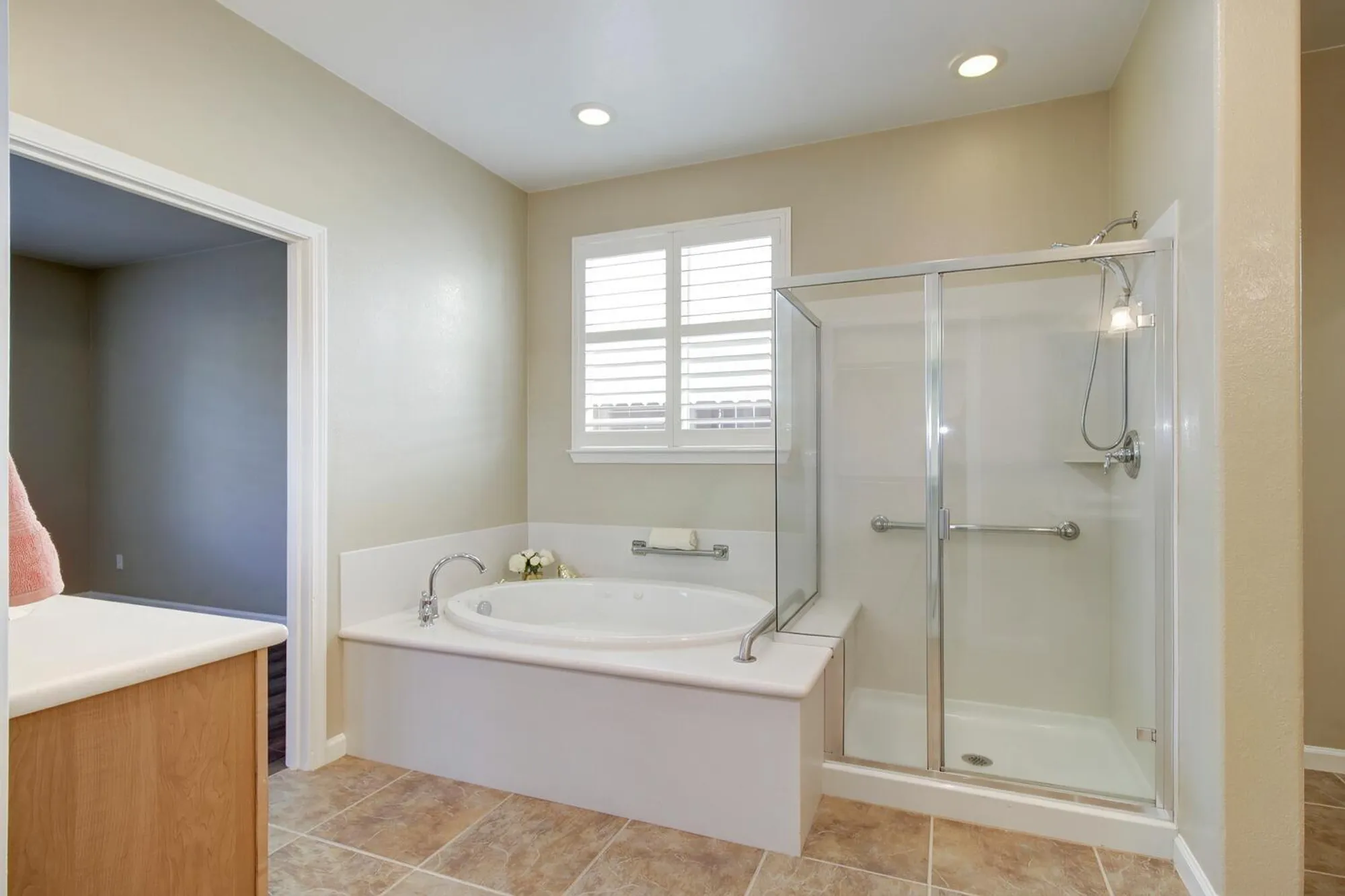Property Slideshow image 36 of 69 | 9644 oakham way, Elk Grove, CA, 95757