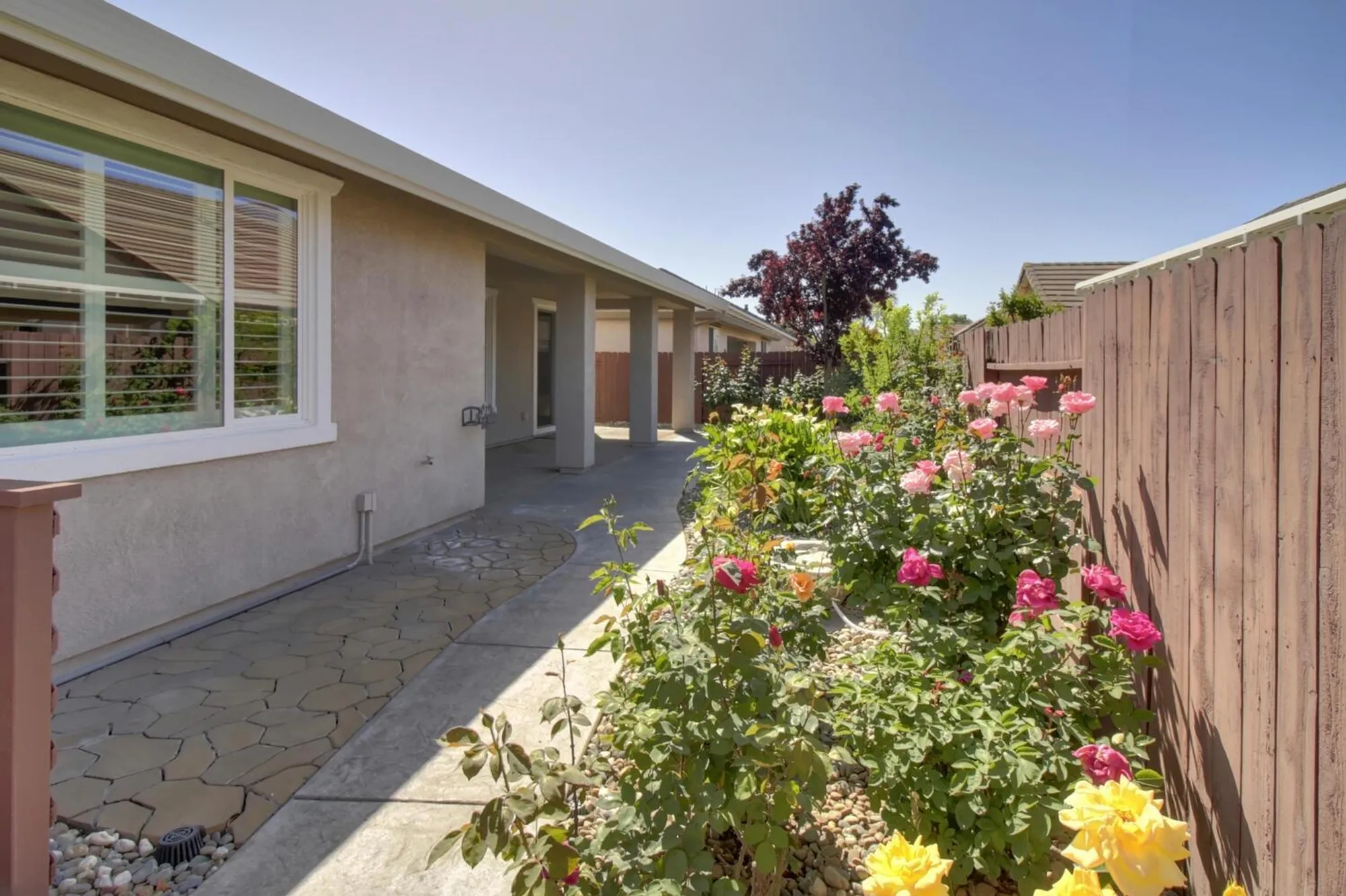 Property Slideshow image 45 of 69 | 9644 oakham way, Elk Grove, CA, 95757