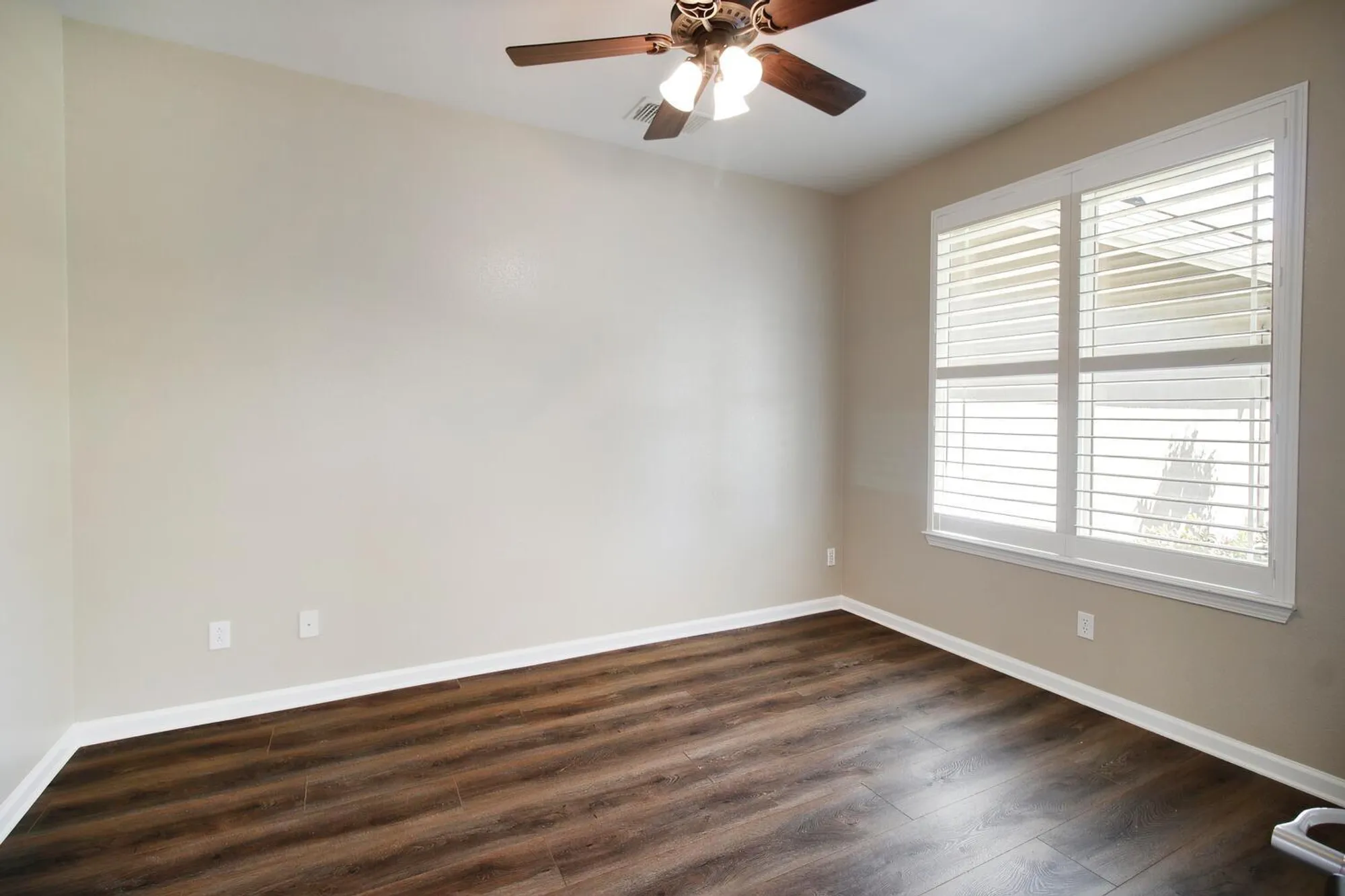 Property Slideshow image 27 of 69 | 9644 oakham way, Elk Grove, CA, 95757