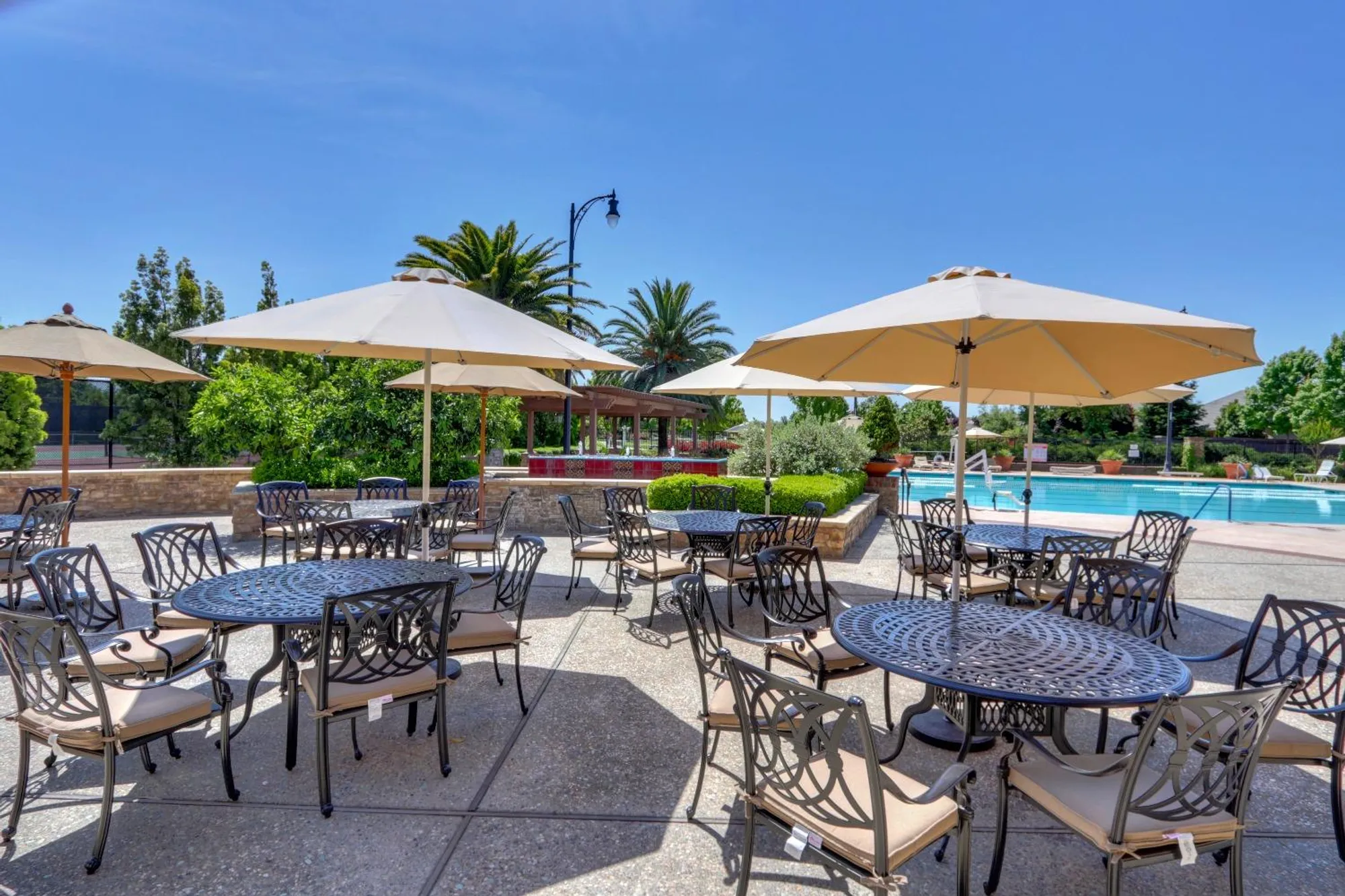 Property Slideshow image 59 of 69 | 9644 oakham way, Elk Grove, CA, 95757