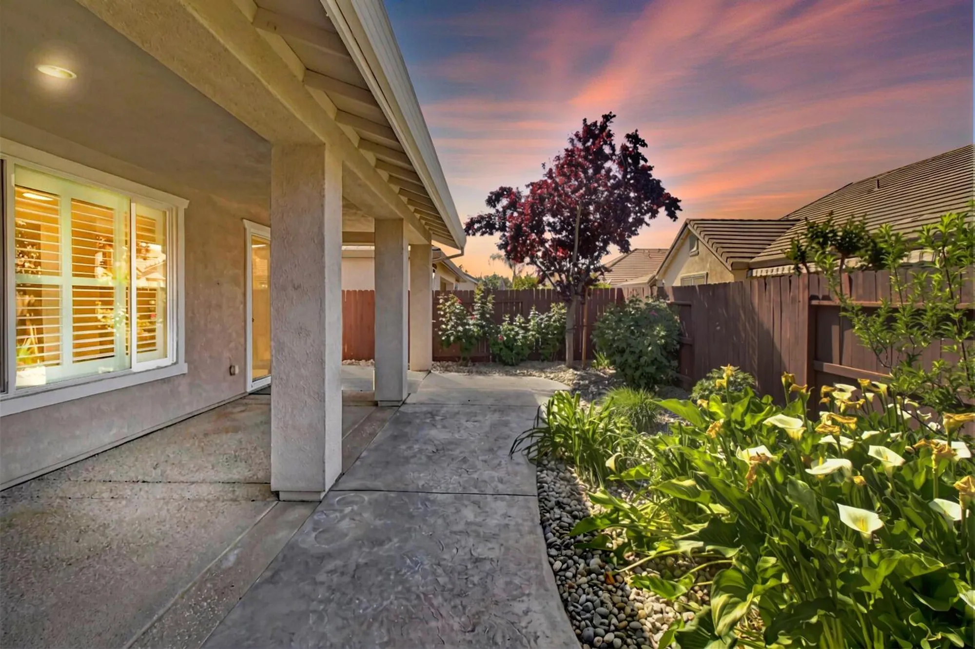 Property Slideshow image 43 of 69 | 9644 oakham way, Elk Grove, CA, 95757