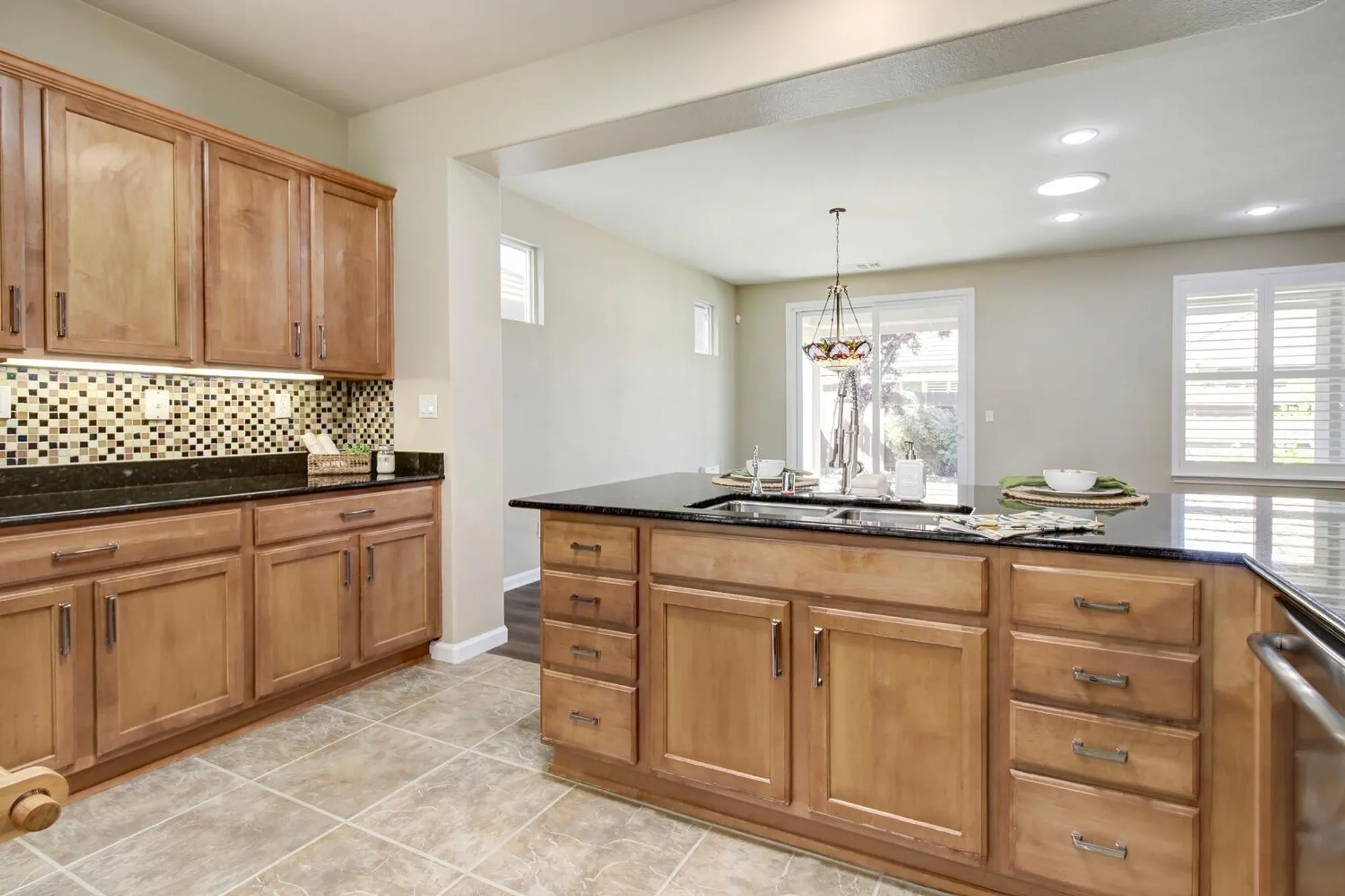 Property Slideshow image 25 of 69 | 9644 oakham way, Elk Grove, CA, 95757