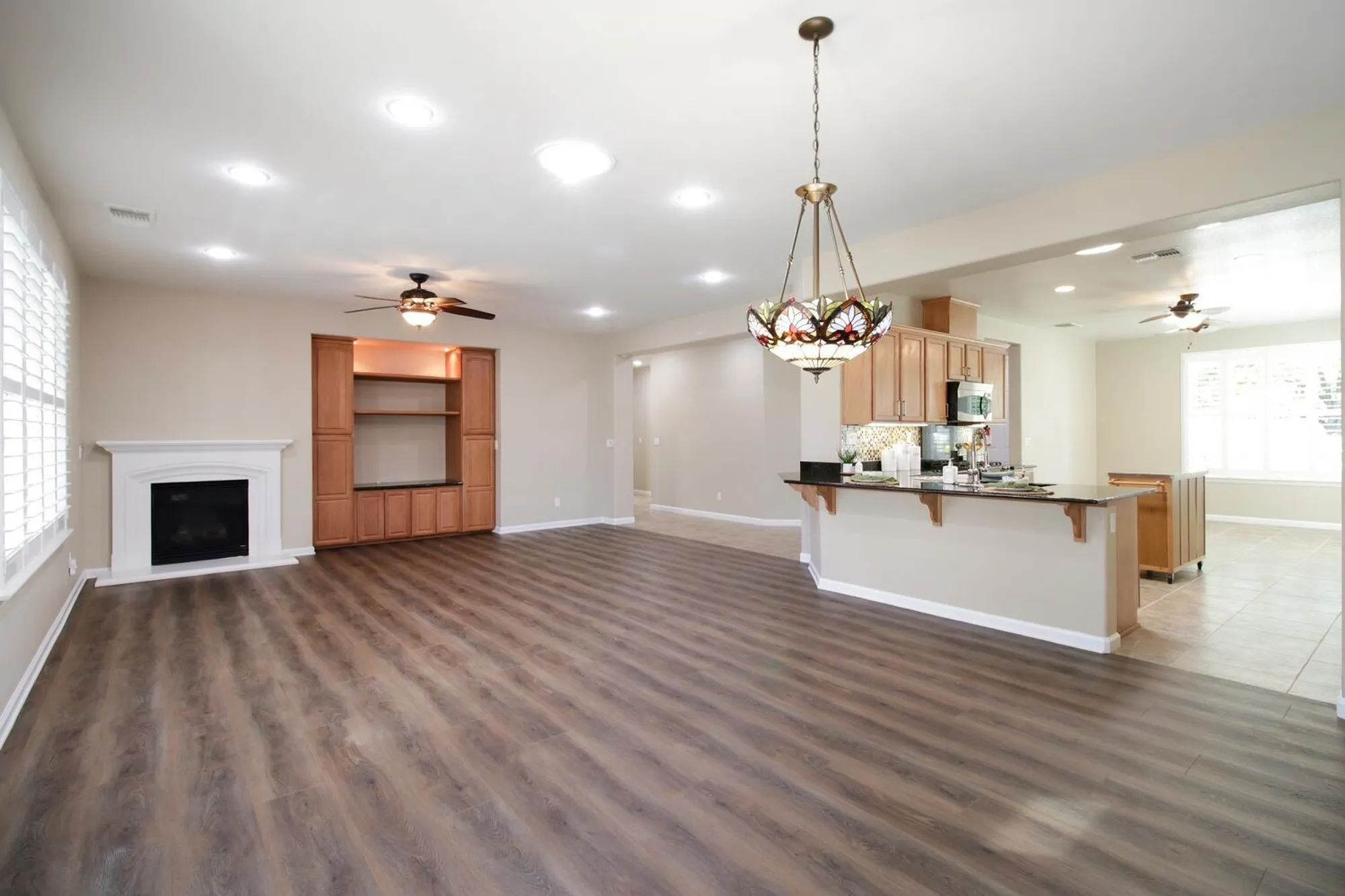Property Slideshow image 11 of 69 | 9644 oakham way, Elk Grove, CA, 95757