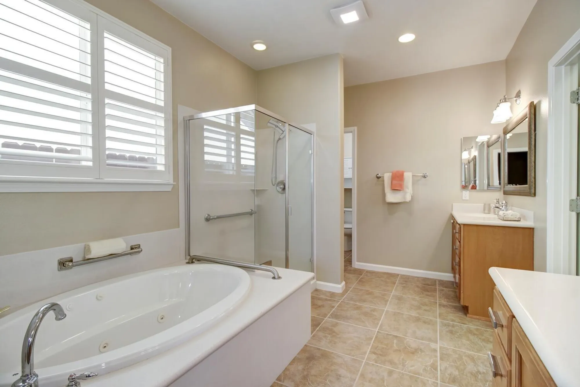 Property Slideshow image 34 of 69 | 9644 oakham way, Elk Grove, CA, 95757