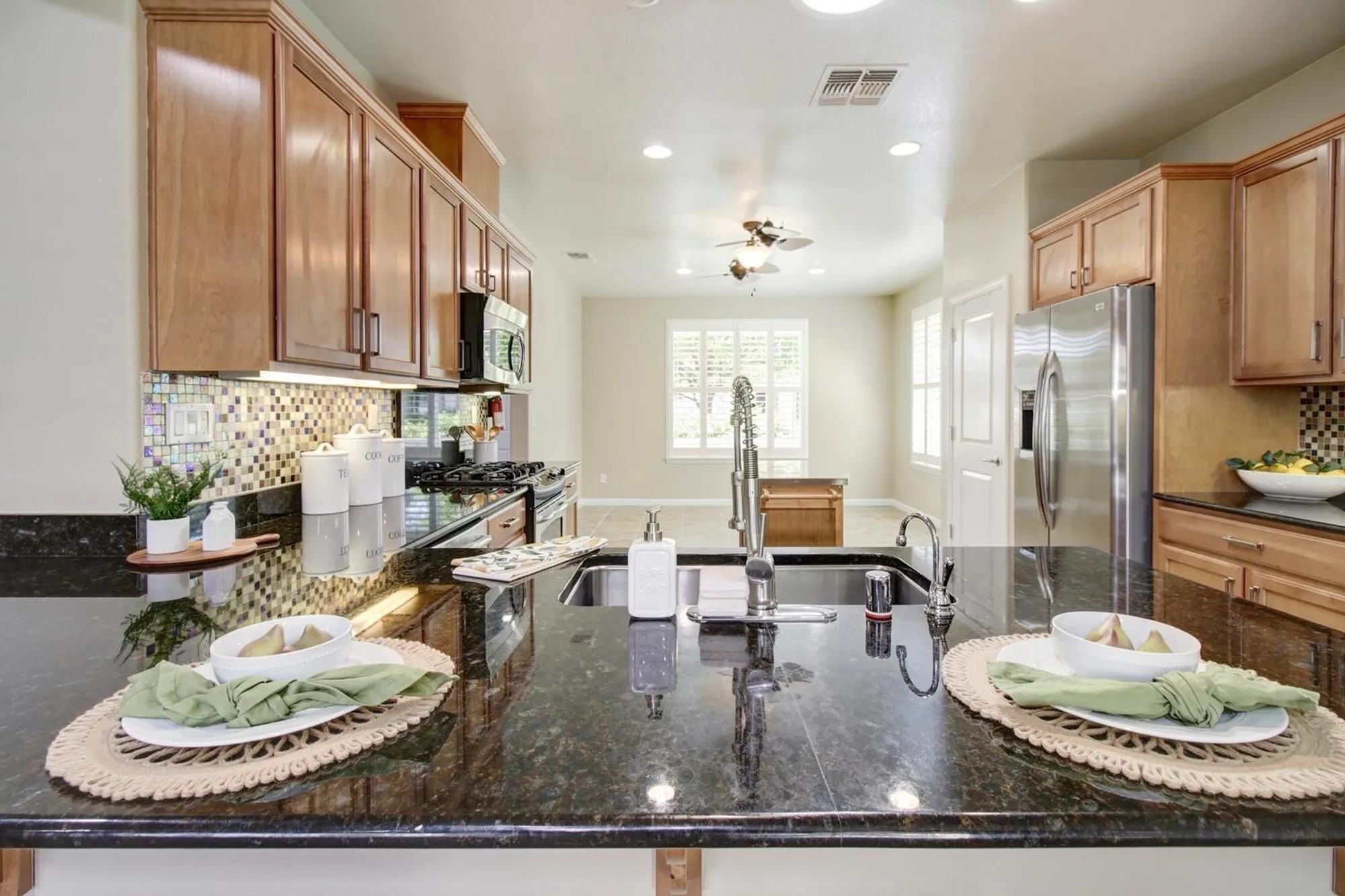 Property Slideshow image 15 of 69 | 9644 oakham way, Elk Grove, CA, 95757