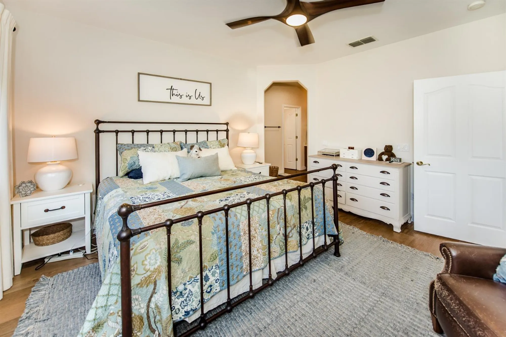 Property Slideshow image 18 of 27 | 12 wharfdale pl, Sacramento, CA, 95835