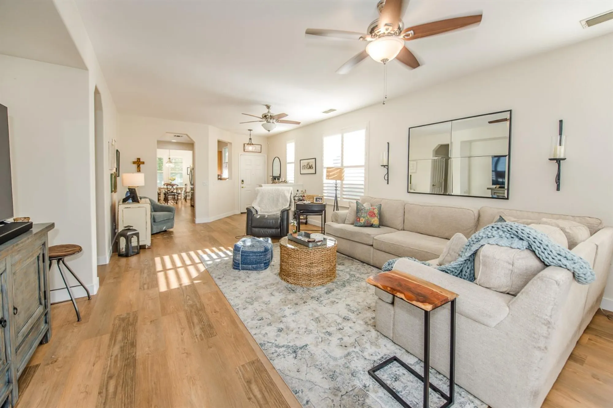 Property Slideshow image 15 of 27 | 12 wharfdale pl, Sacramento, CA, 95835