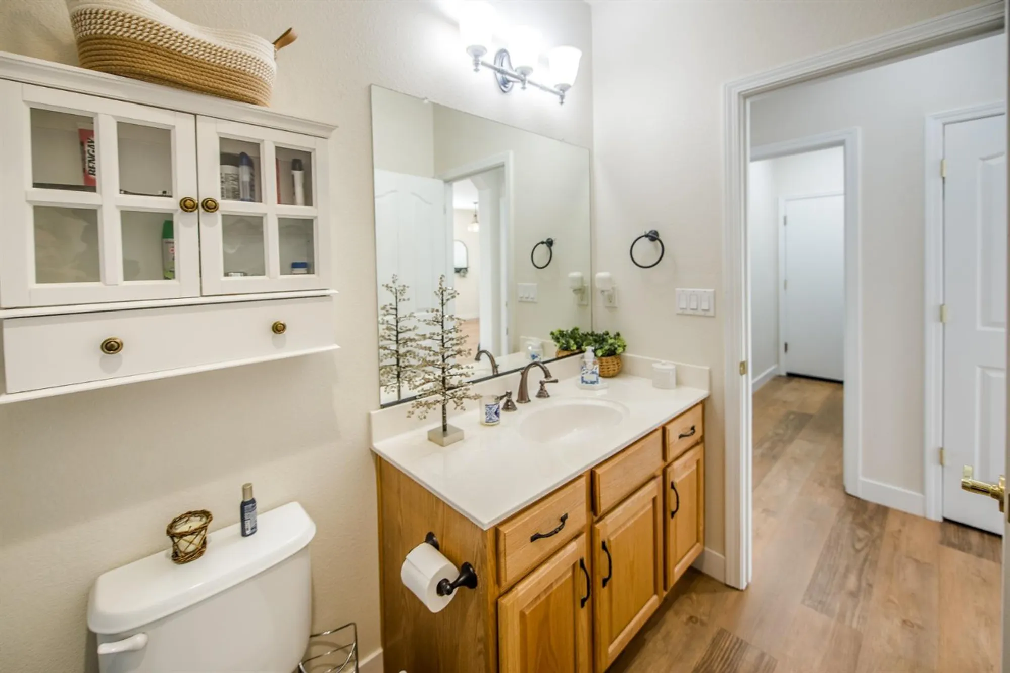 Property Slideshow image 23 of 27 | 12 wharfdale pl, Sacramento, CA, 95835