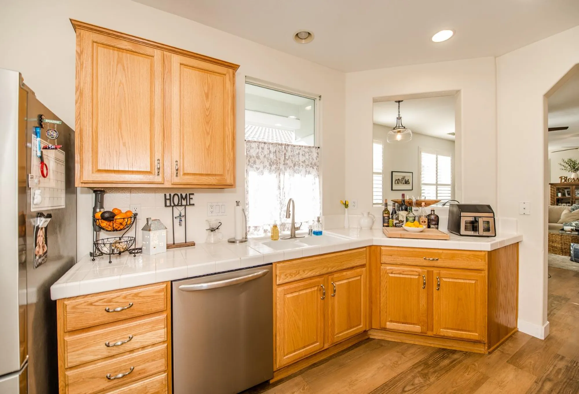 Property Slideshow image 8 of 27 | 12 wharfdale pl, Sacramento, CA, 95835