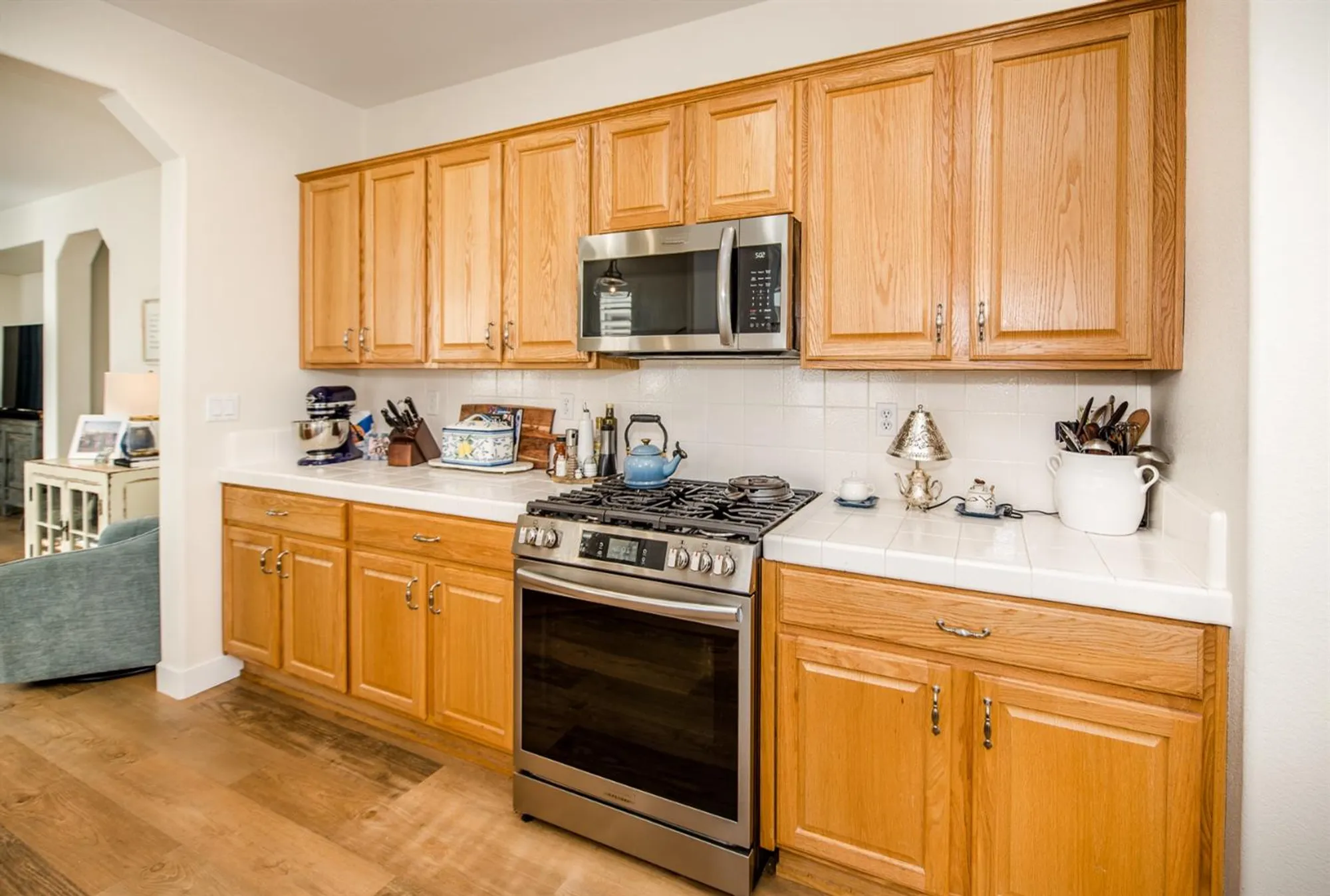 Property Slideshow image 9 of 27 | 12 wharfdale pl, Sacramento, CA, 95835