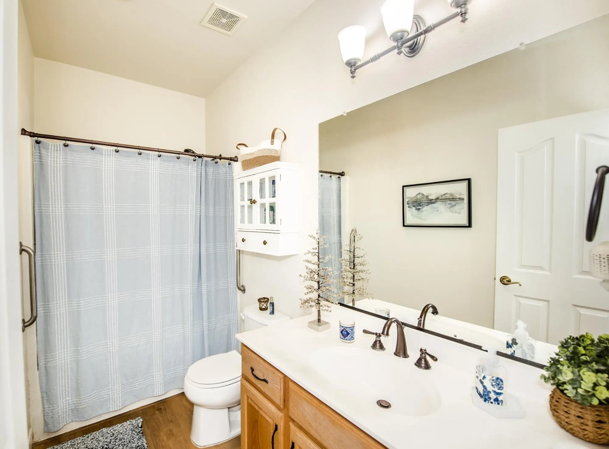 Property Slideshow image 21 of 27 | 12 wharfdale pl, Sacramento, CA, 95835