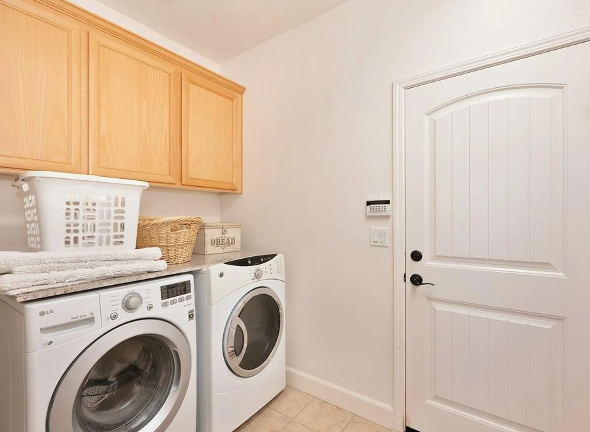 Property Slideshow image 35 of 44 | 4442 libyan sea ln, Sacramento, CA, 95834