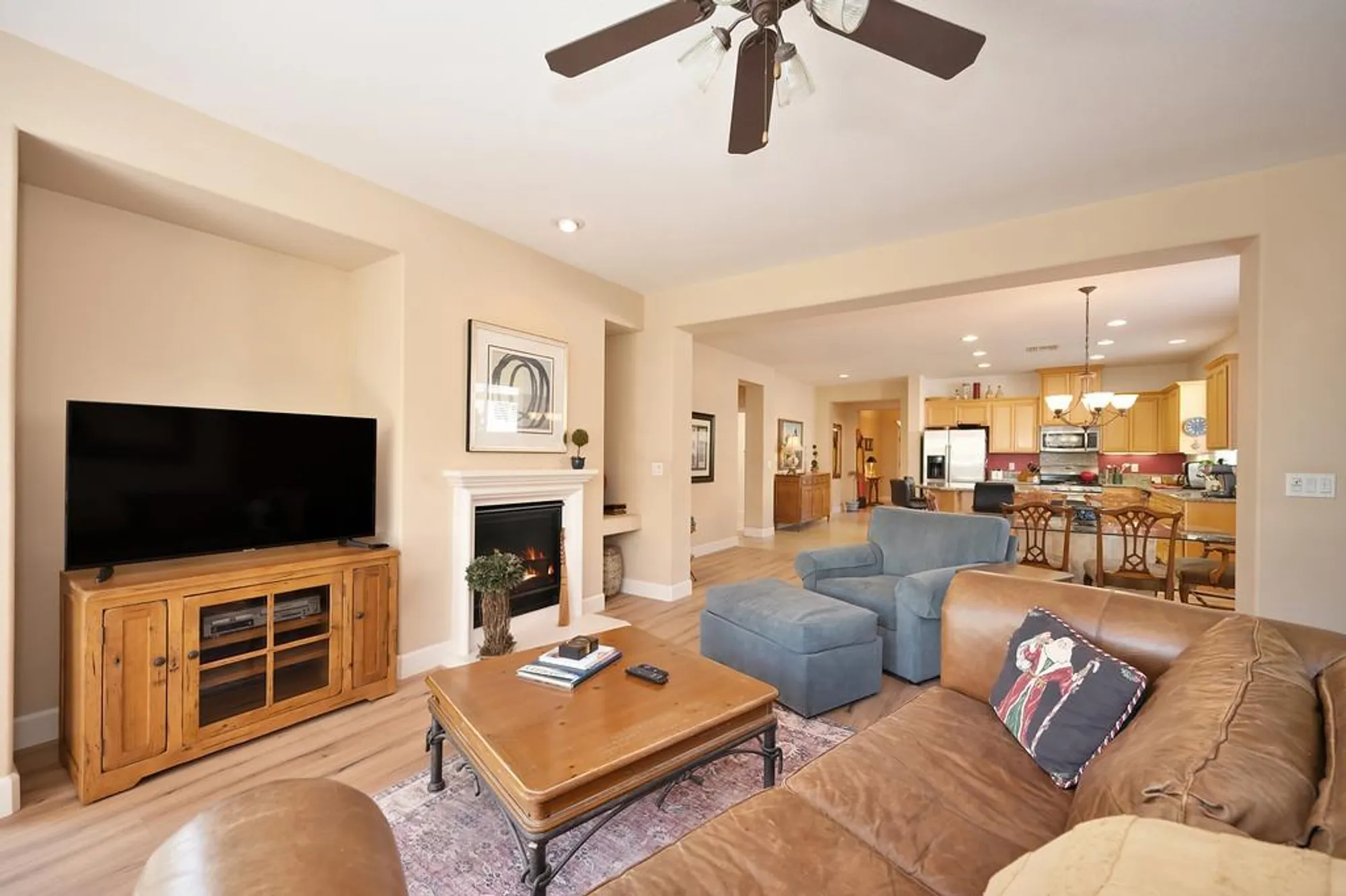 Property Slideshow image 21 of 44 | 4442 libyan sea ln, Sacramento, CA, 95834