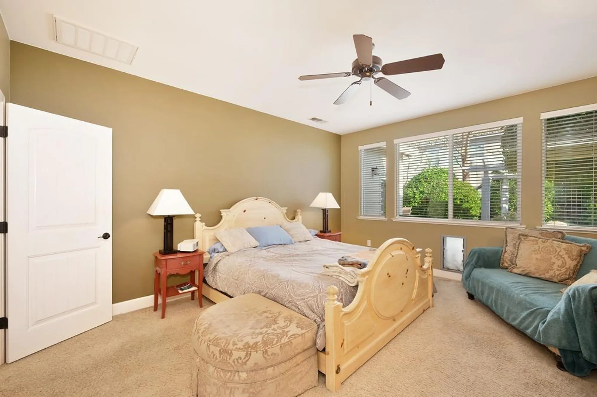 Property Slideshow image 26 of 44 | 4442 libyan sea ln, Sacramento, CA, 95834