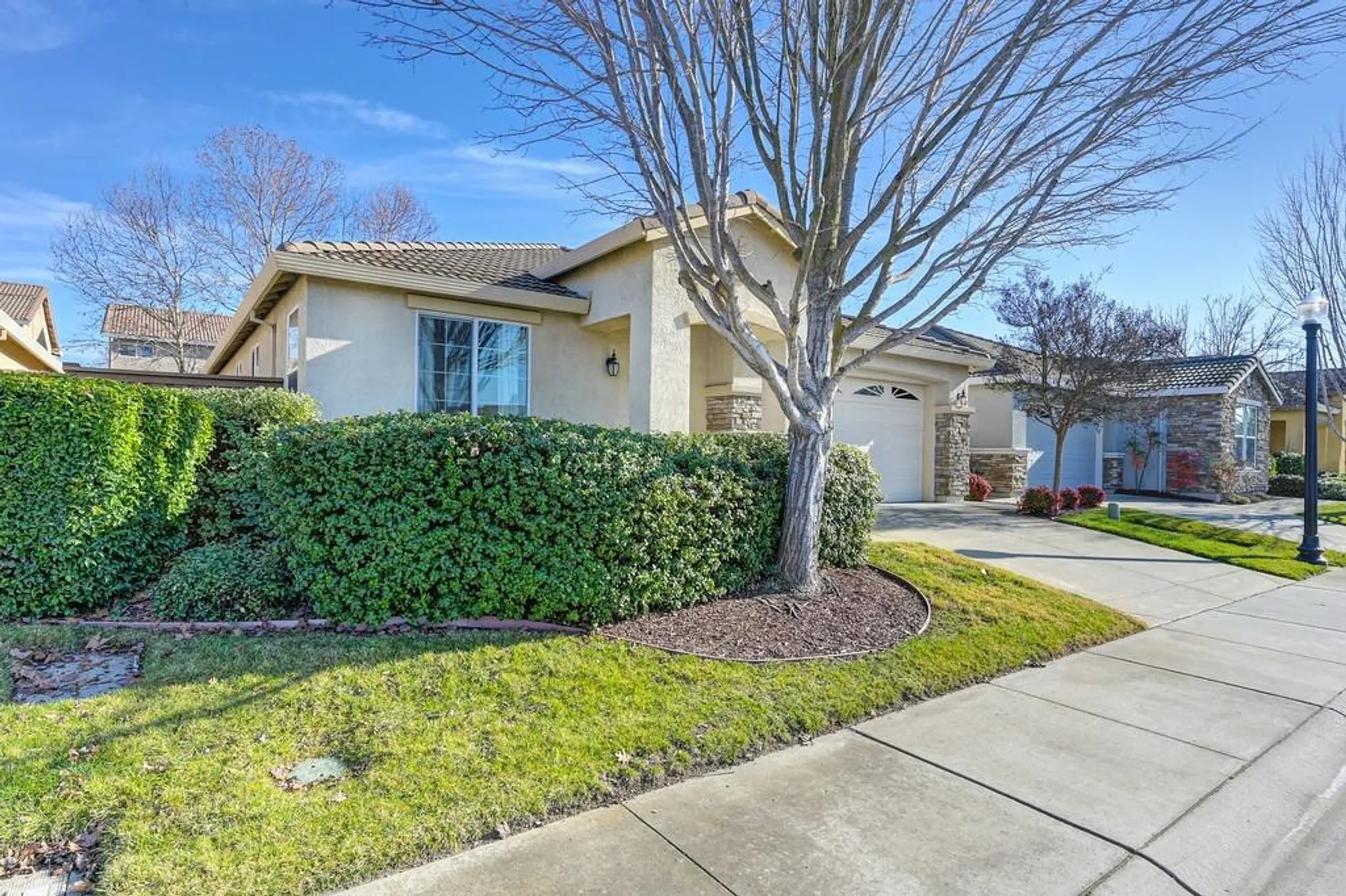 Property Slideshow image 4 of 44 | 4442 libyan sea ln, Sacramento, CA, 95834