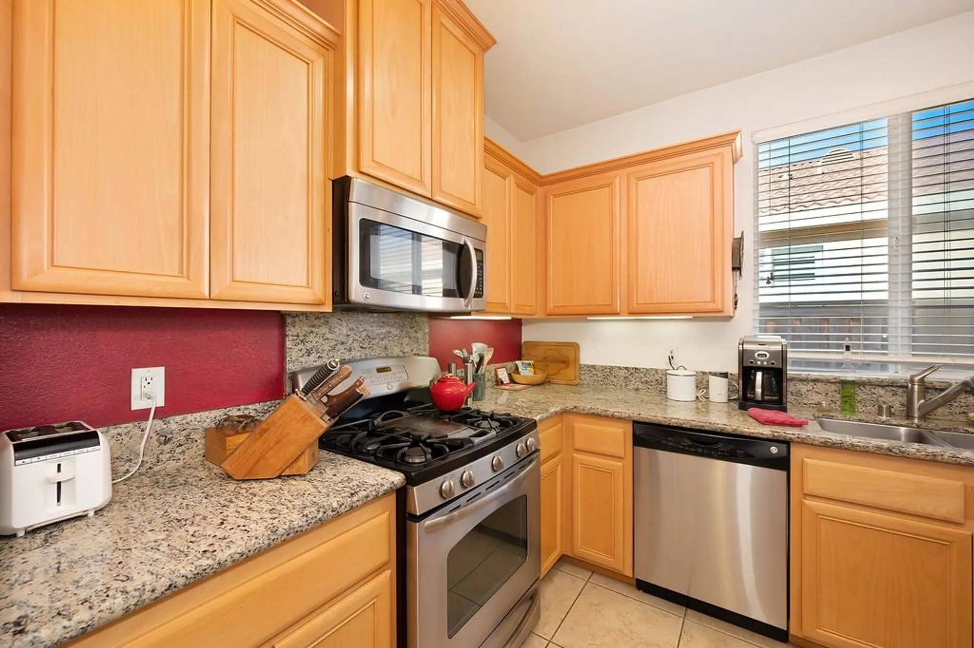 Property Slideshow image 15 of 44 | 4442 libyan sea ln, Sacramento, CA, 95834