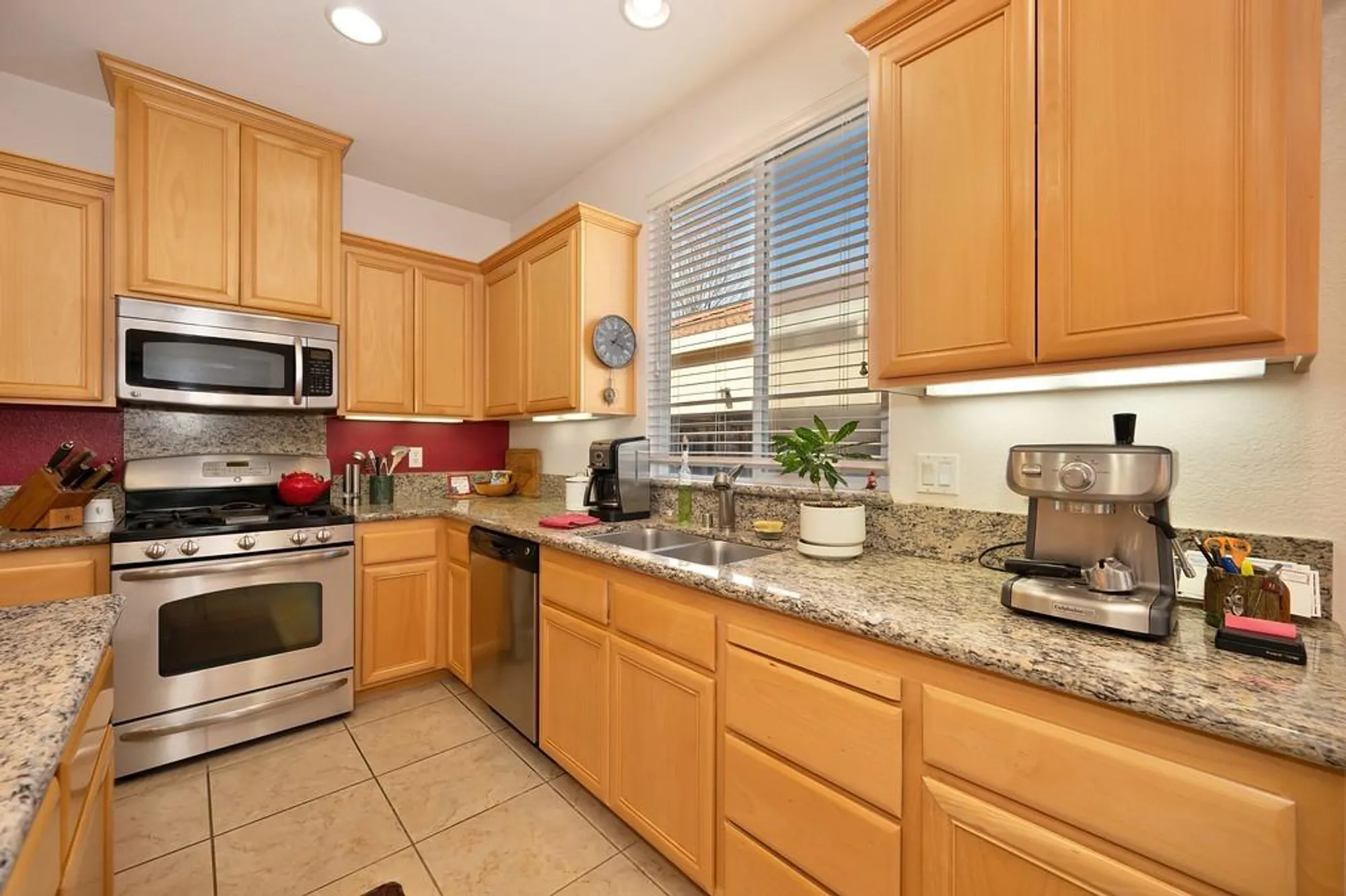 Property Slideshow image 14 of 44 | 4442 libyan sea ln, Sacramento, CA, 95834