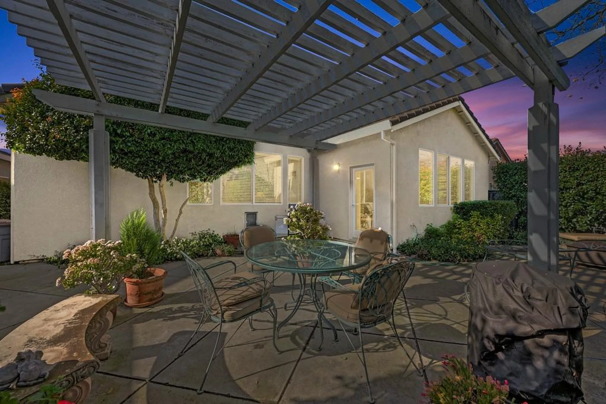 Property Slideshow image 36 of 44 | 4442 libyan sea ln, Sacramento, CA, 95834