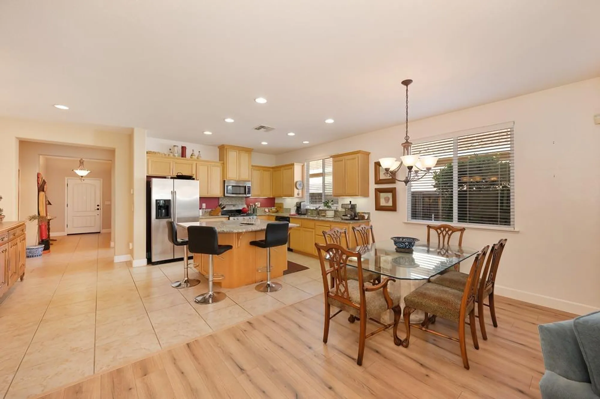 Property Slideshow image 18 of 44 | 4442 libyan sea ln, Sacramento, CA, 95834