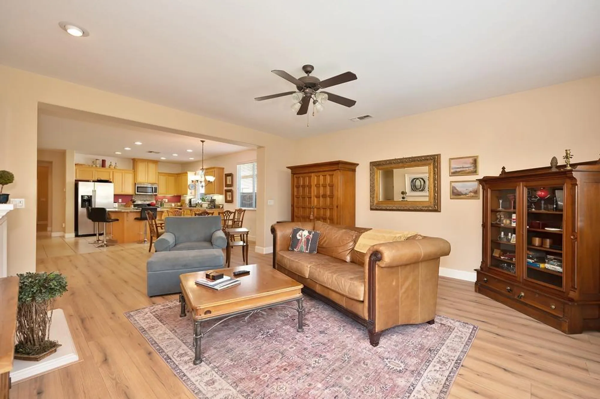 Property Slideshow image 22 of 44 | 4442 libyan sea ln, Sacramento, CA, 95834