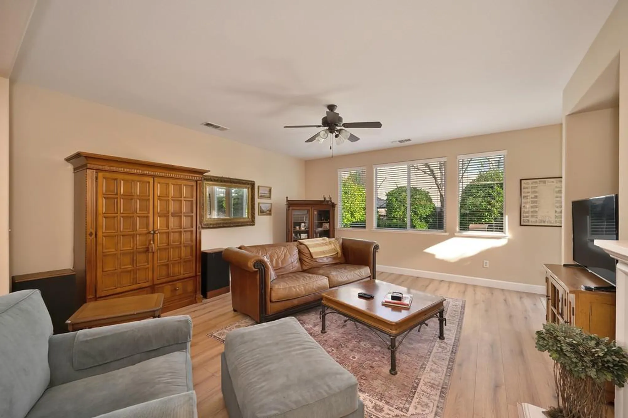 Property Slideshow image 25 of 44 | 4442 libyan sea ln, Sacramento, CA, 95834