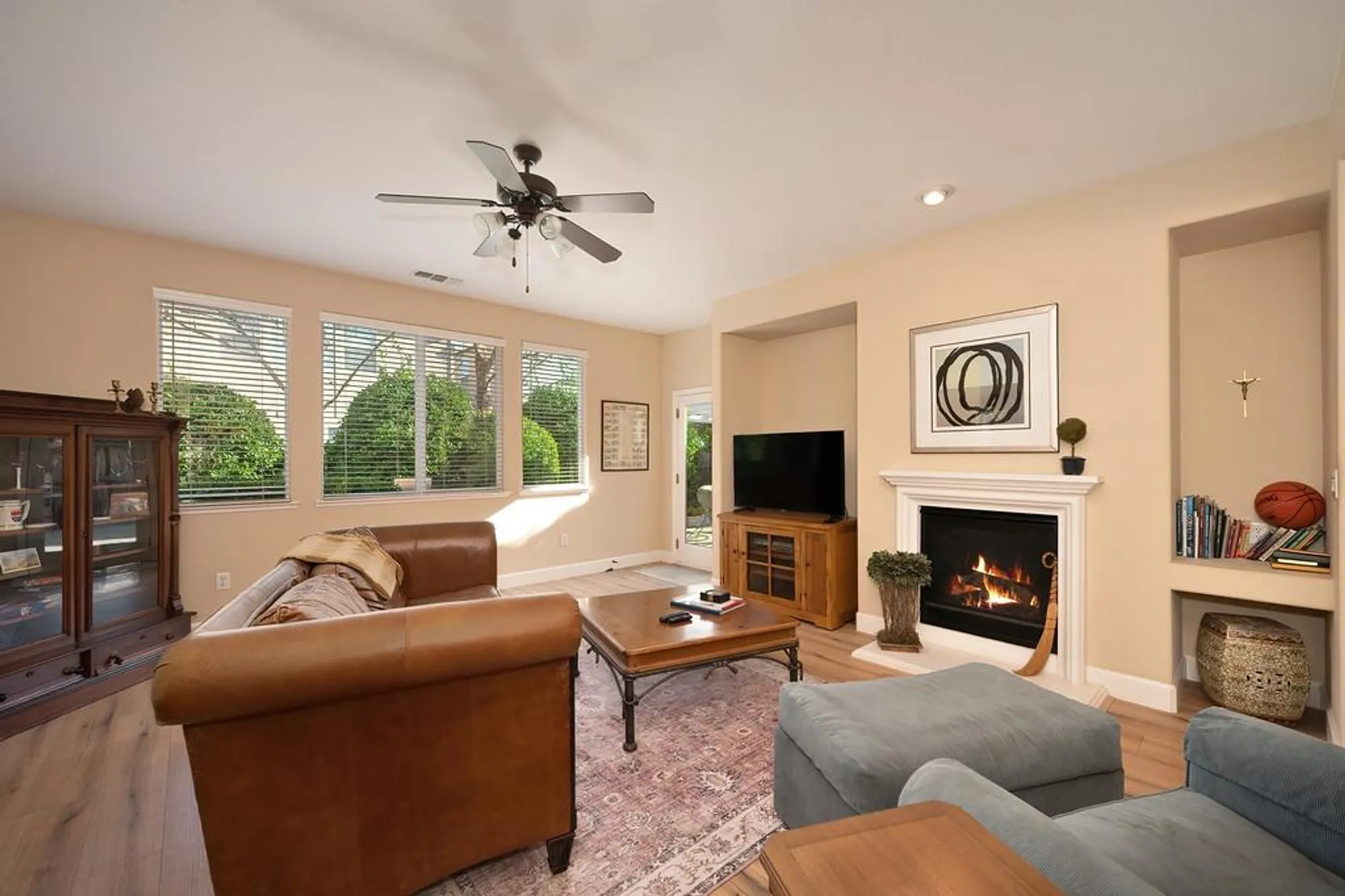 Property Slideshow image 23 of 44 | 4442 libyan sea ln, Sacramento, CA, 95834
