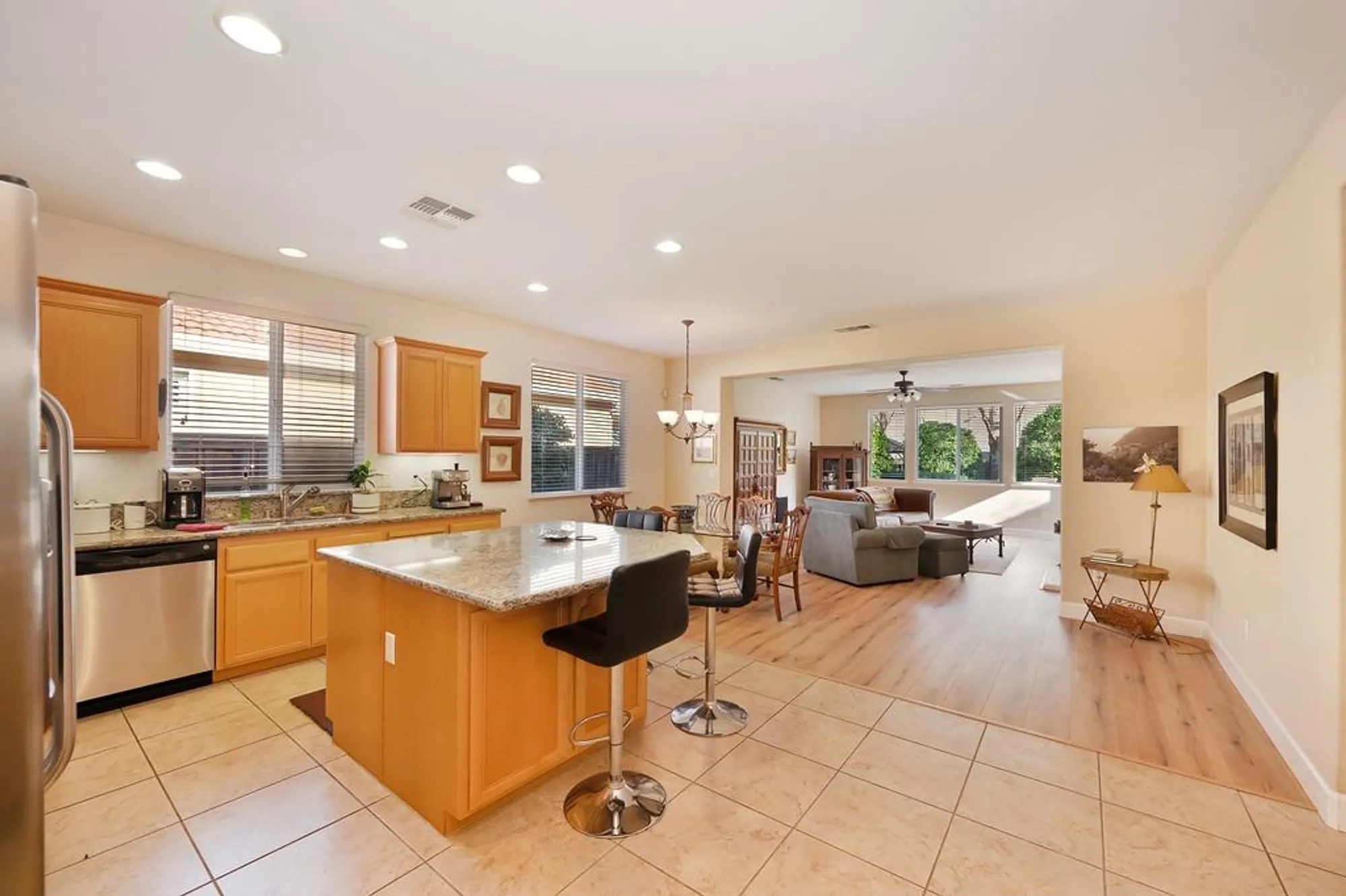 Property Slideshow image 13 of 44 | 4442 libyan sea ln, Sacramento, CA, 95834