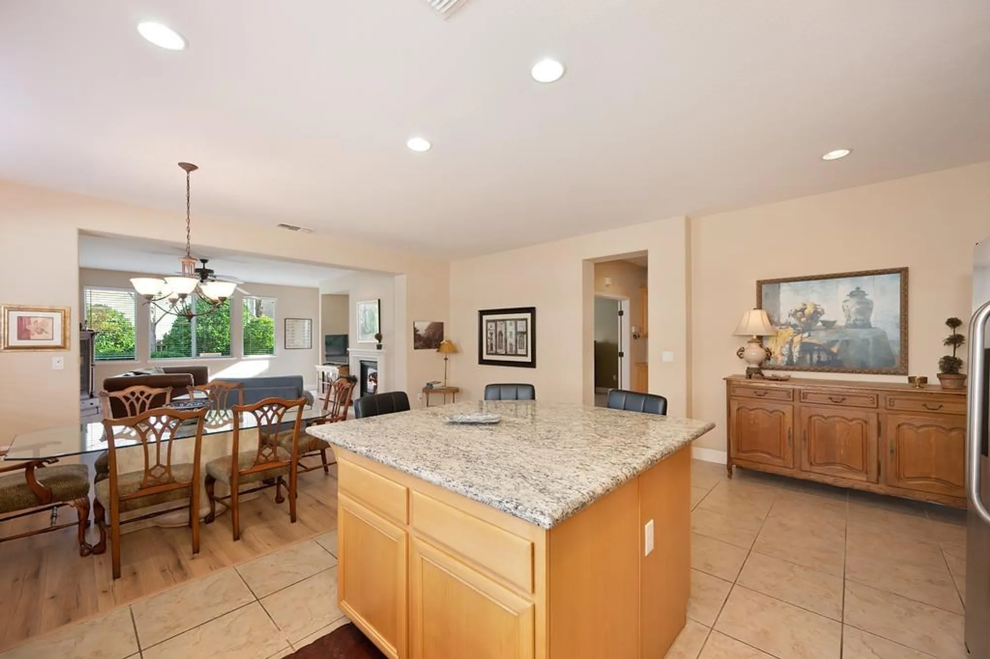 Property Slideshow image 16 of 44 | 4442 libyan sea ln, Sacramento, CA, 95834