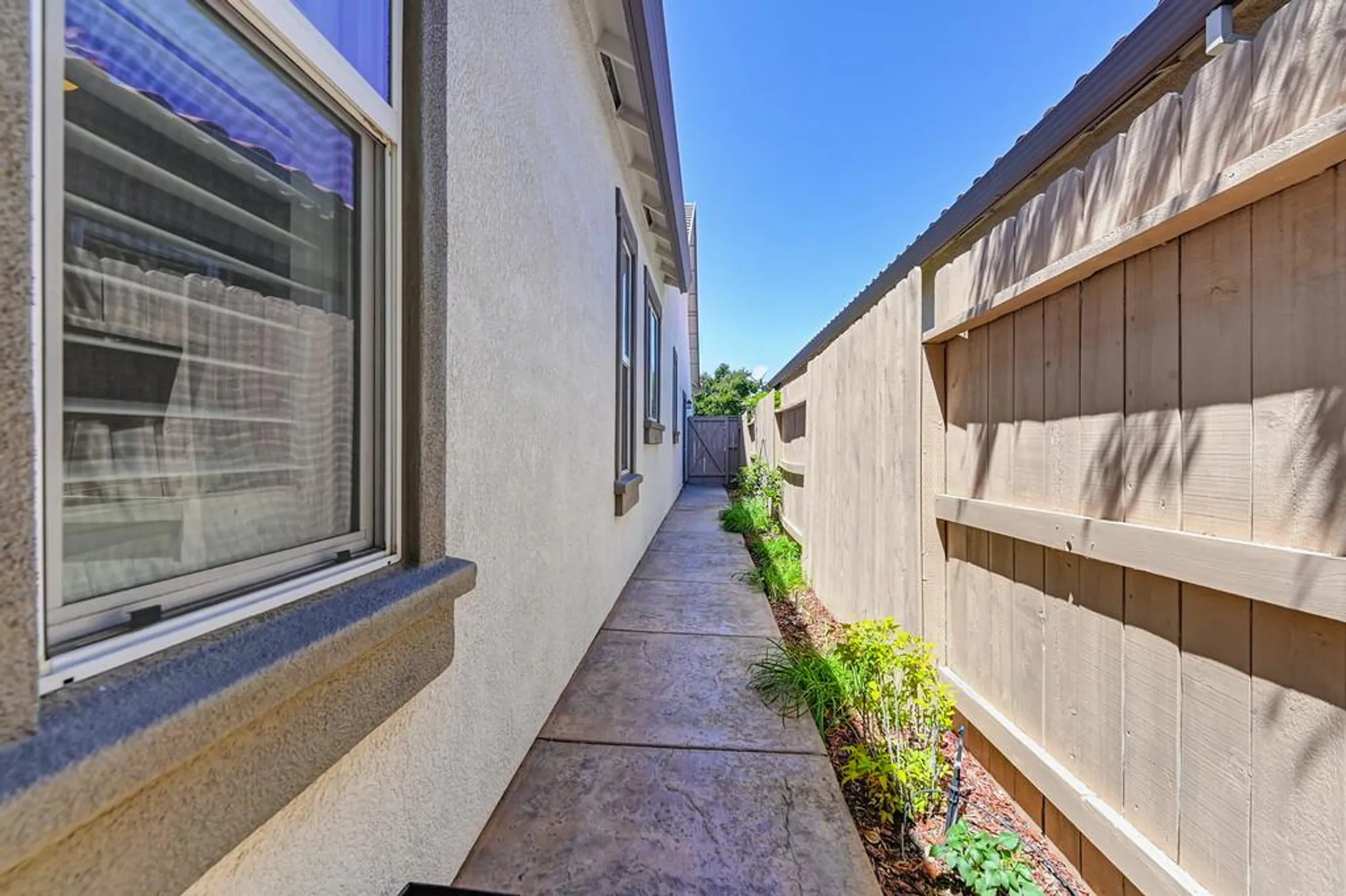 Property Slideshow image 27 of 30 | 2184 benton loop, Roseville, CA, 95747