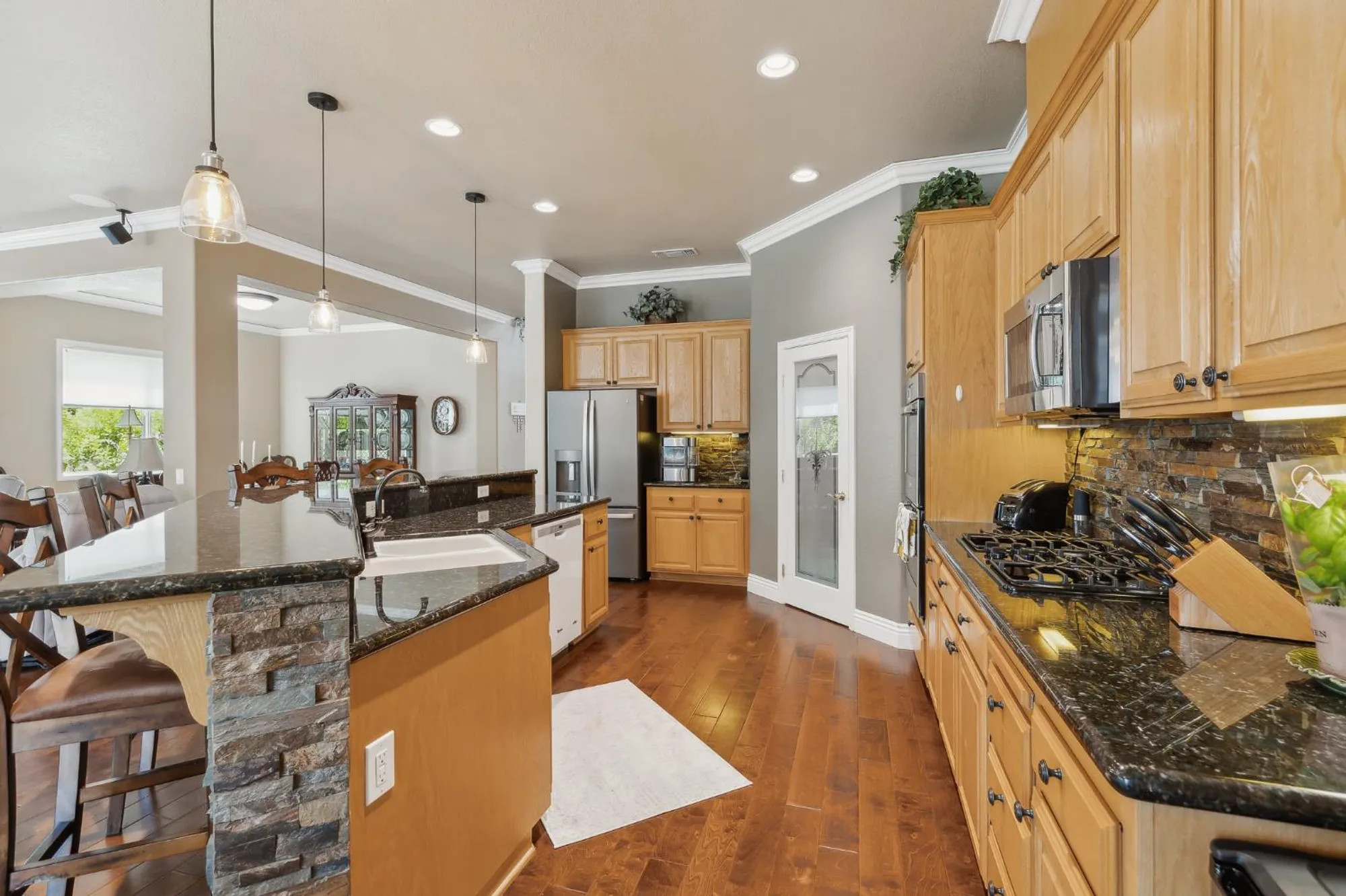 Property Slideshow image 10 of 60 | 4551 monte mar dr, El Dorado Hills, CA, 95762