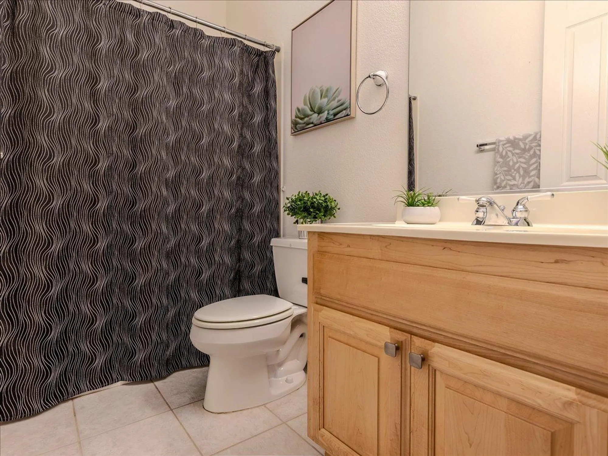 Property Slideshow image 9 of 41 | 4127 tahoe vista dr, Rocklin, CA, 95765