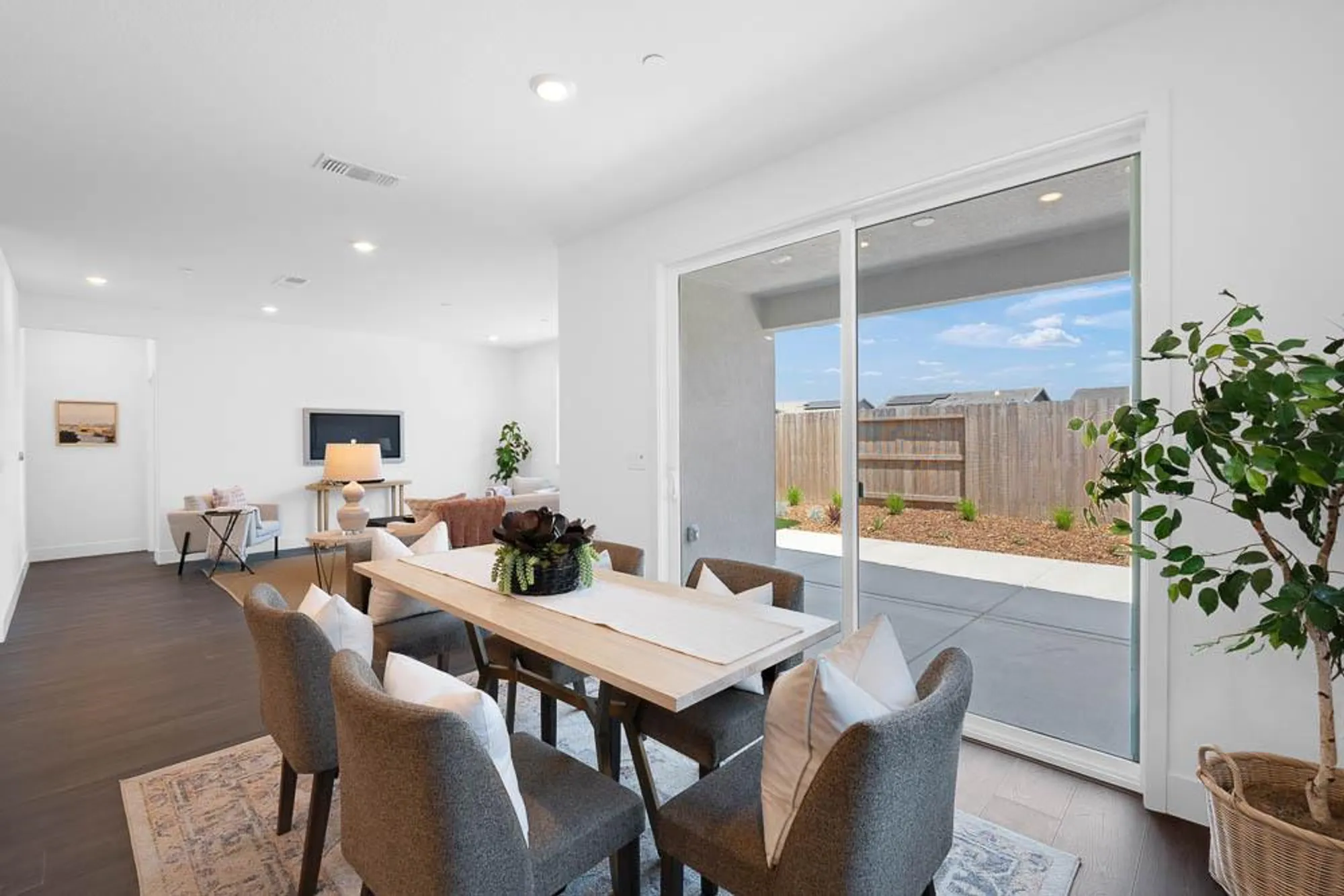 Property Slideshow image 11 of 57 | 10241 sutara way, Elk Grove, CA, 95757