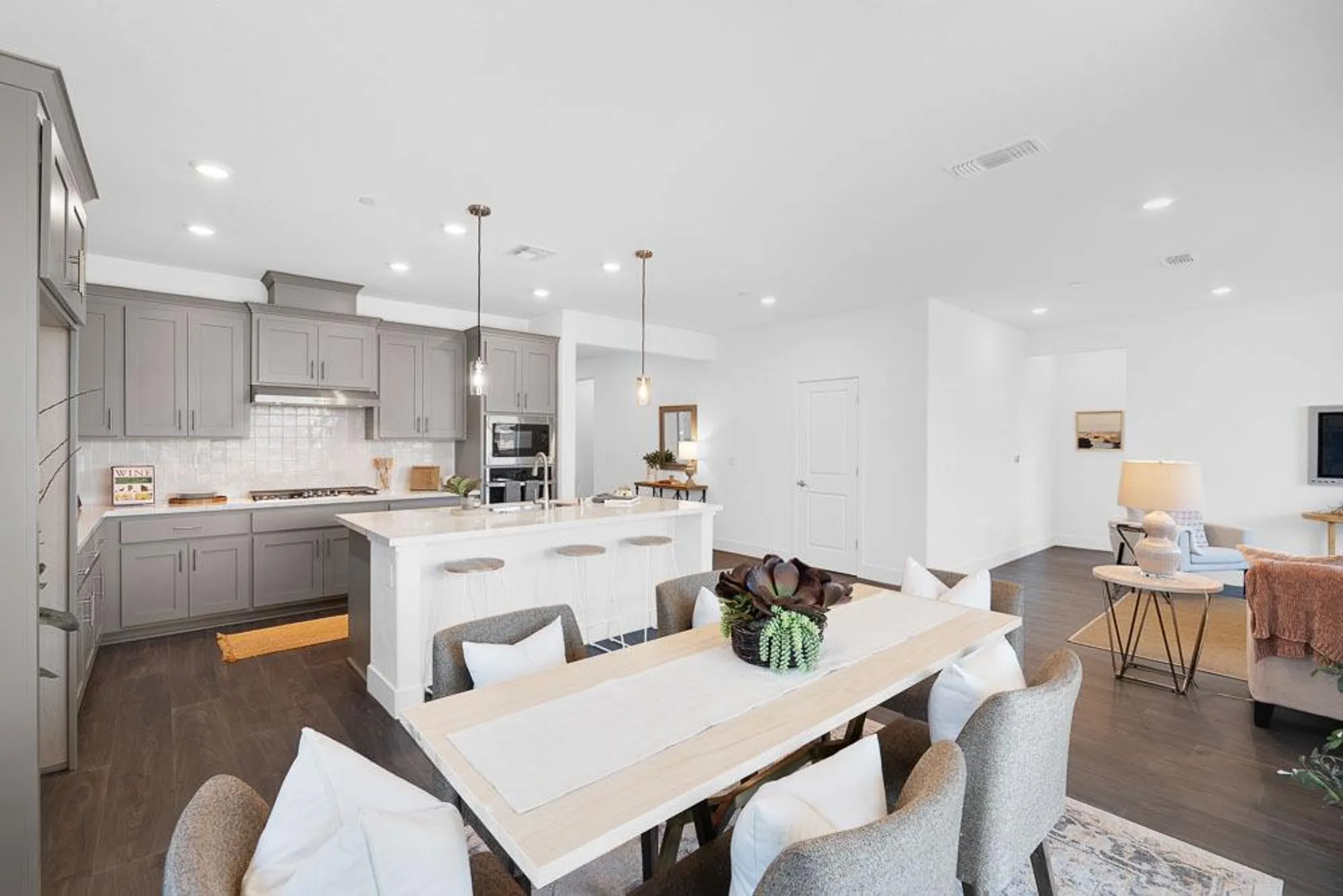 Property Slideshow image 10 of 57 | 10241 sutara way, Elk Grove, CA, 95757